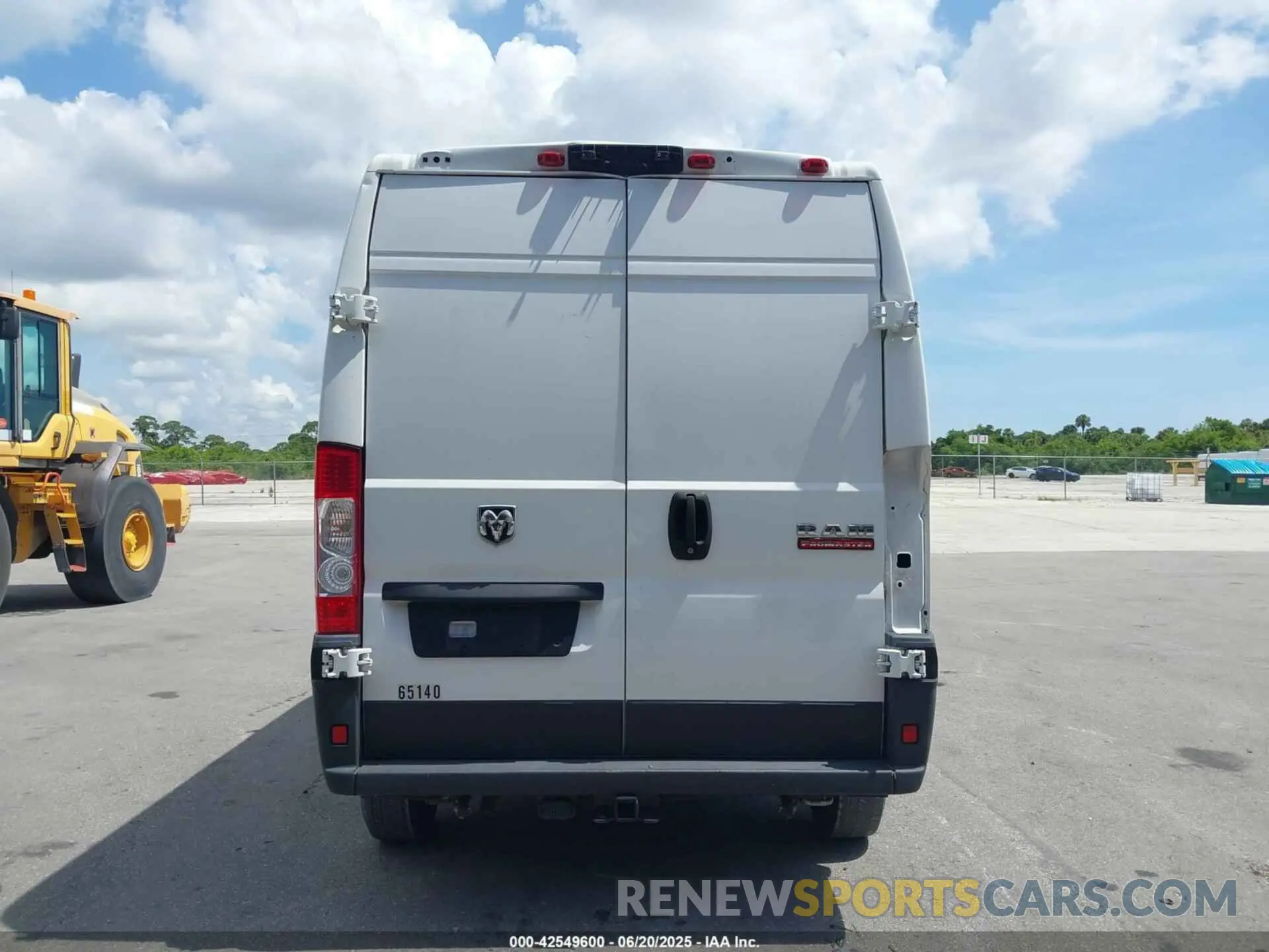 18 Photograph of a damaged car 3C6LRVBG2ME565140 RAM PROMASTER 1500 2021