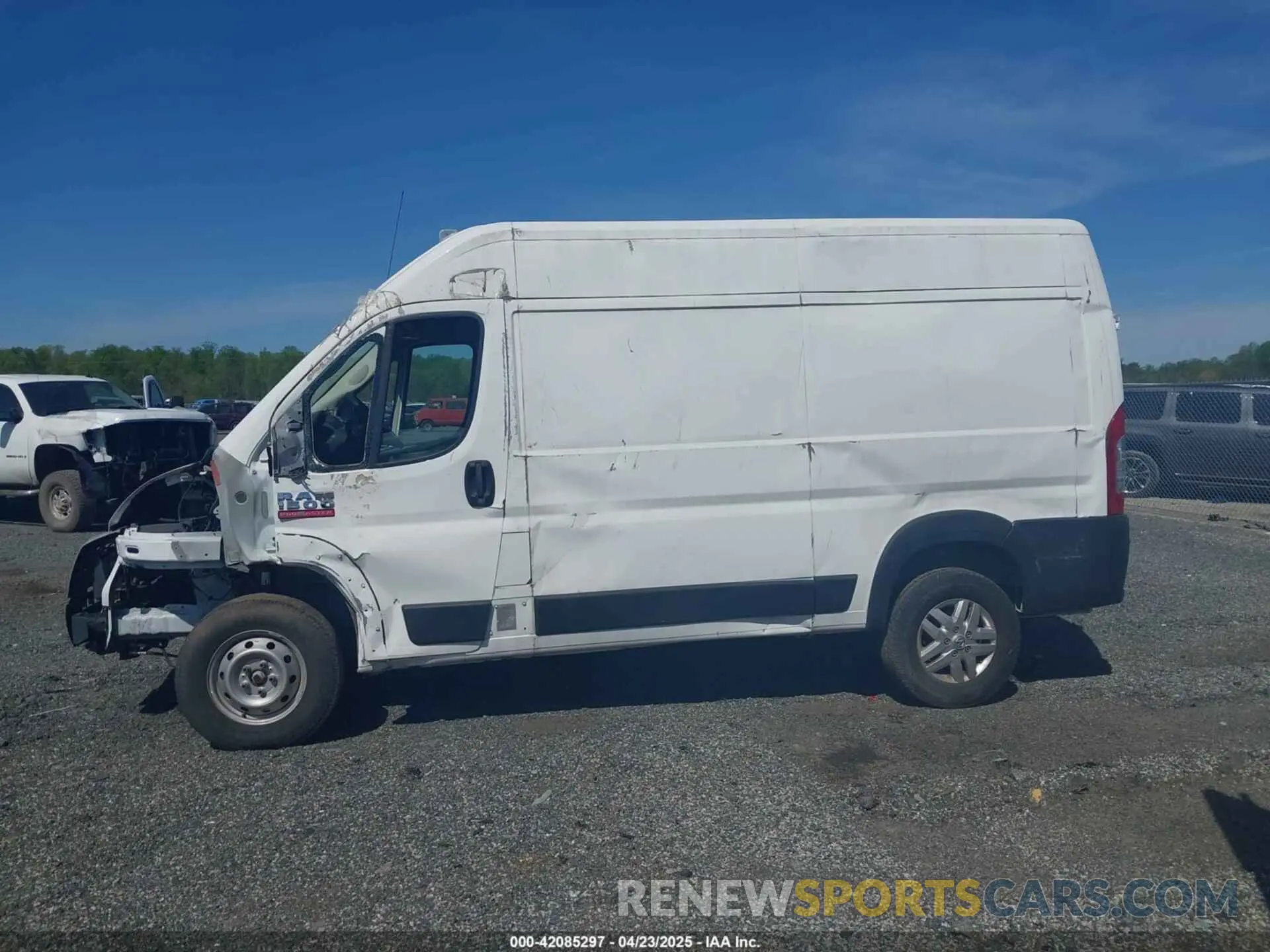 14 Photograph of a damaged car 3C6LRVBG5ME527045 RAM PROMASTER 1500 2021