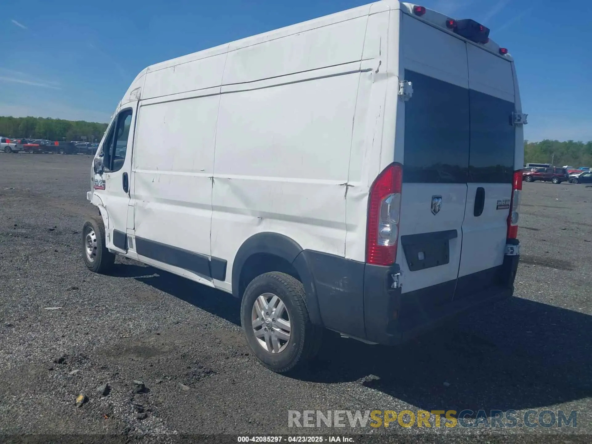 3 Photograph of a damaged car 3C6LRVBG5ME527045 RAM PROMASTER 1500 2021