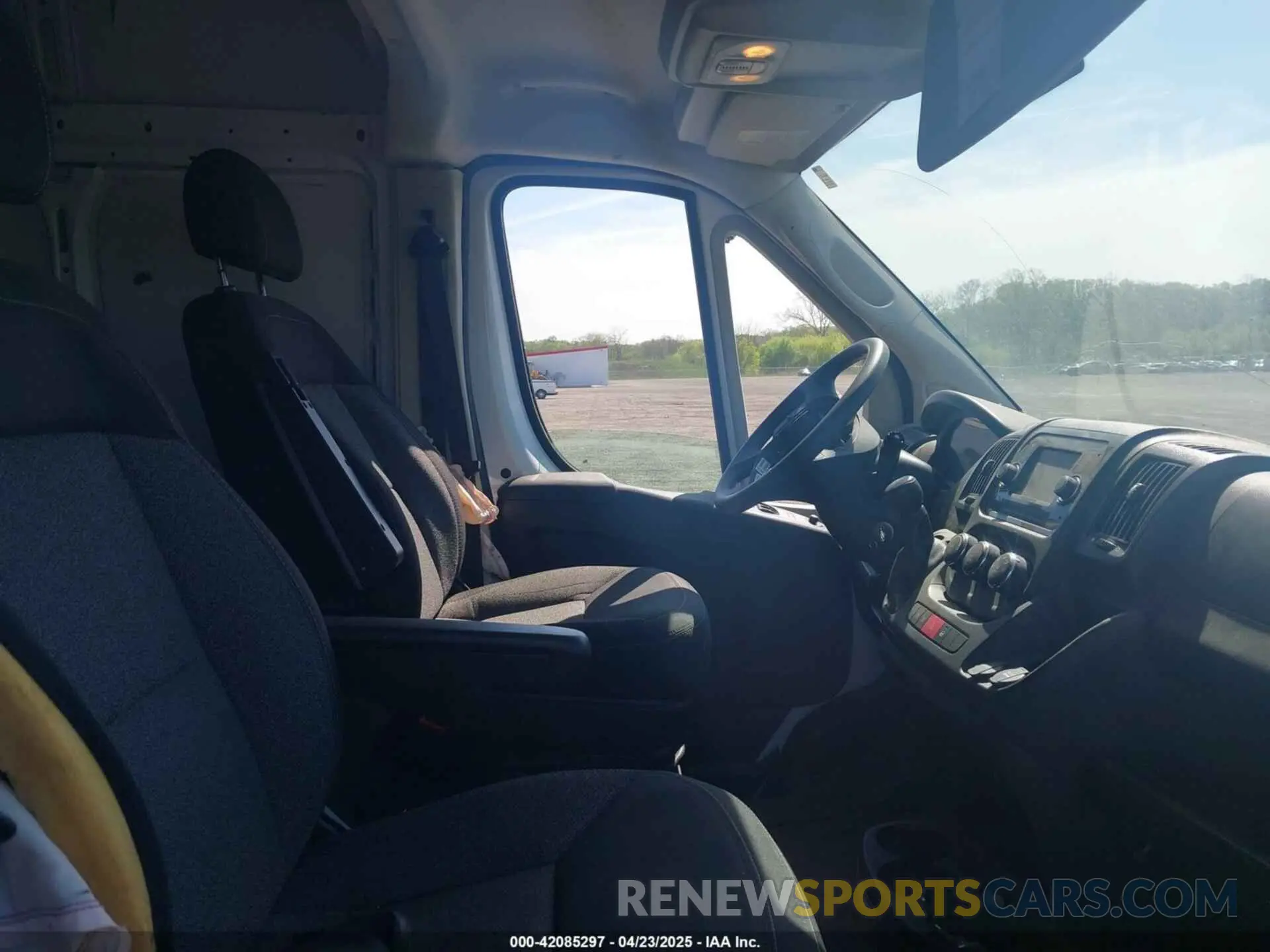 5 Photograph of a damaged car 3C6LRVBG5ME527045 RAM PROMASTER 1500 2021