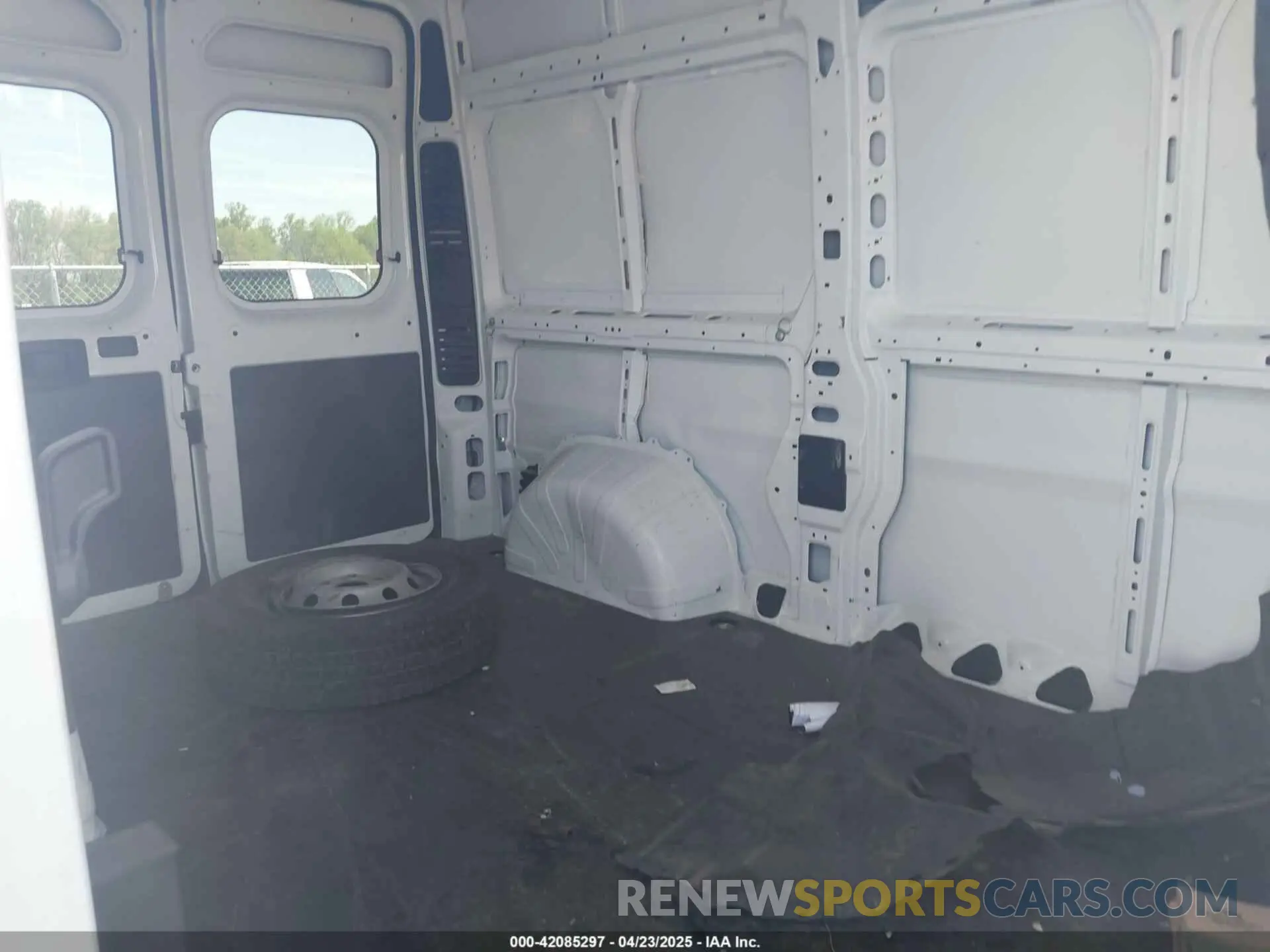 8 Photograph of a damaged car 3C6LRVBG5ME527045 RAM PROMASTER 1500 2021