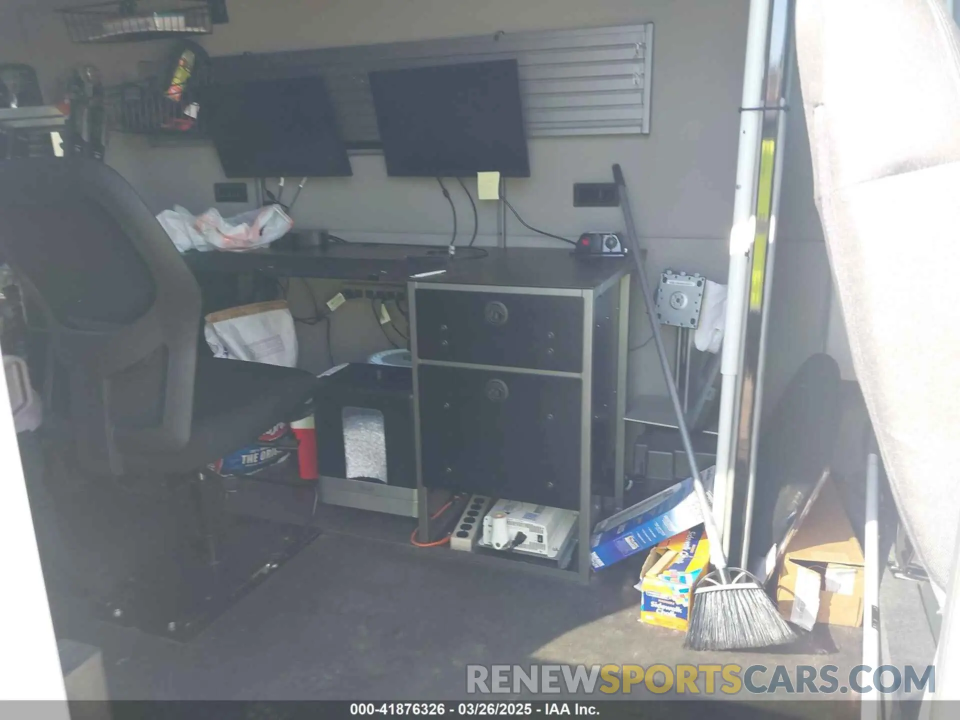 8 Photograph of a damaged car 3C6LRVBG6ME546414 RAM PROMASTER 1500 2021