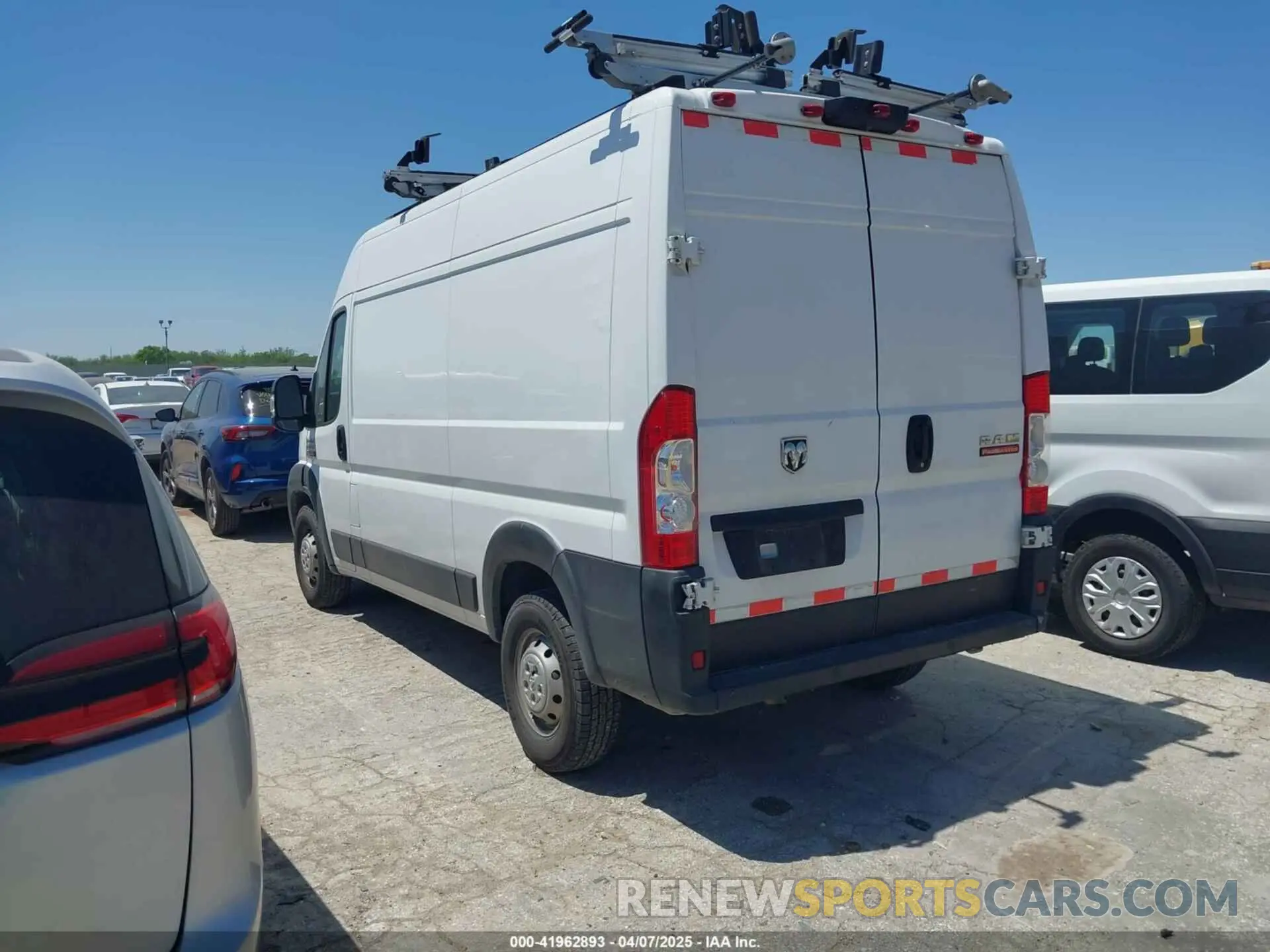 3 Photograph of a damaged car 3C6LRVBG9ME560727 RAM PROMASTER 1500 2021