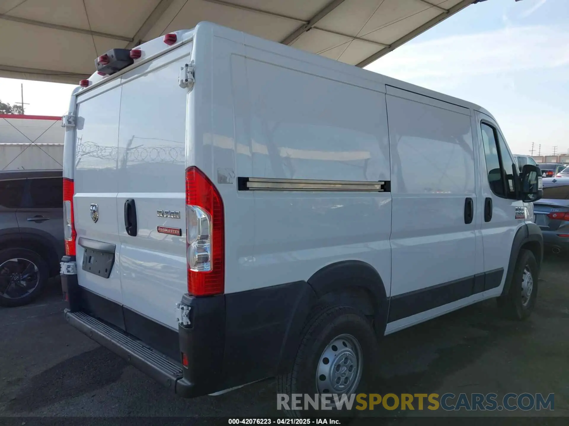 4 Photograph of a damaged car 3C6LRVNG0ME546386 RAM PROMASTER 1500 2021