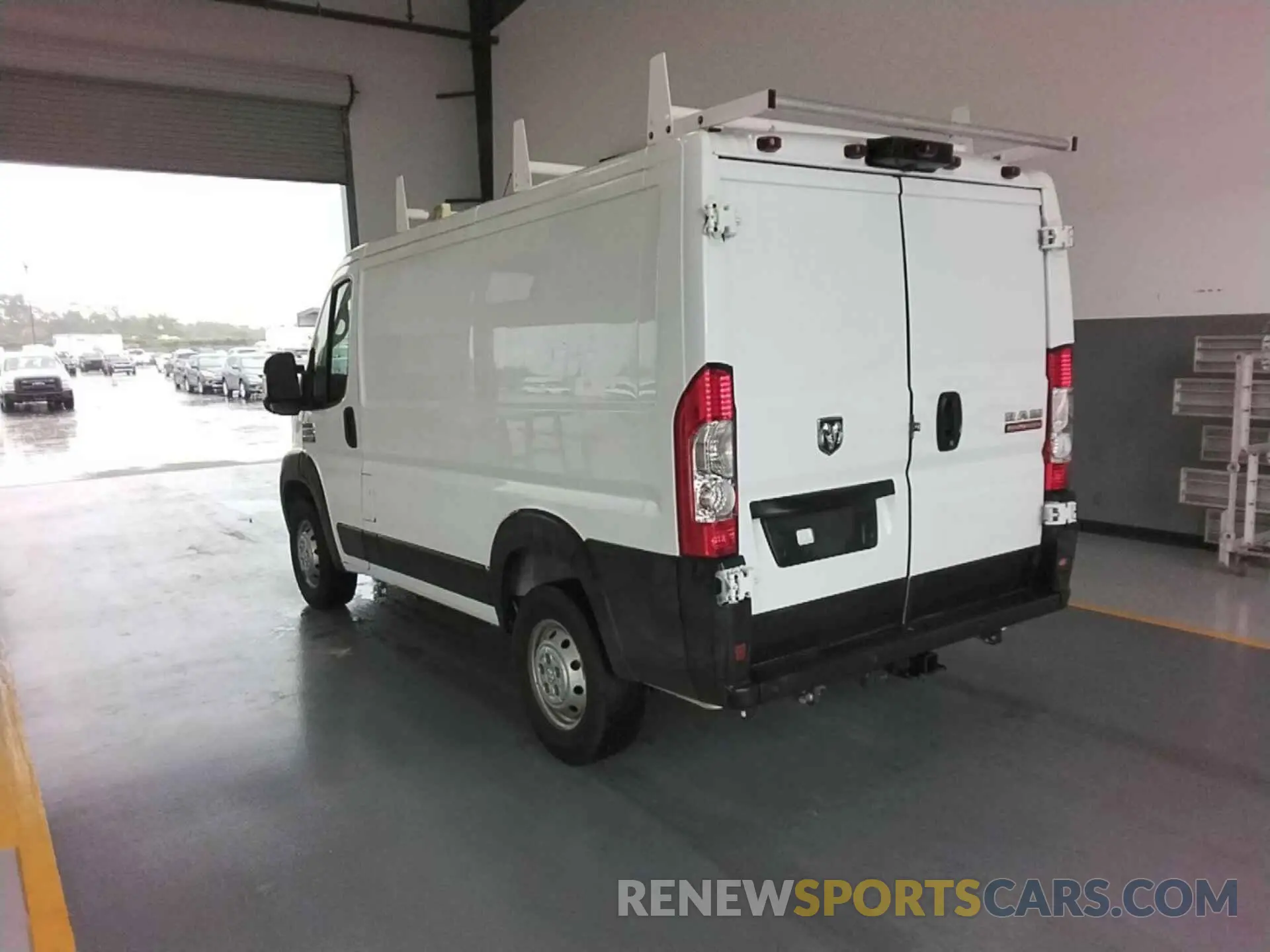 4 Photograph of a damaged car 3C6LRVNGXME545634 RAM PROMASTER 1500 2021