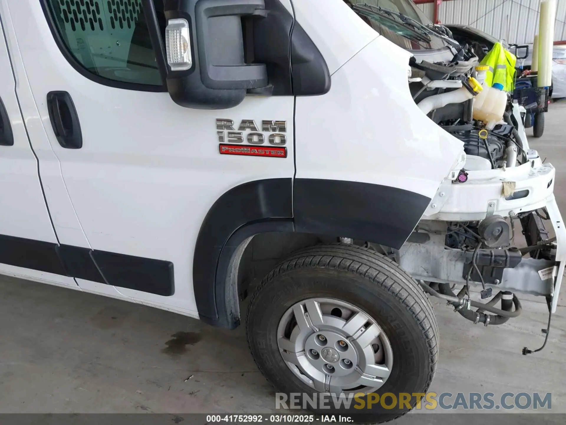 18 Photograph of a damaged car 3C6LRVBG6NE118795 RAM PROMASTER 1500 2022