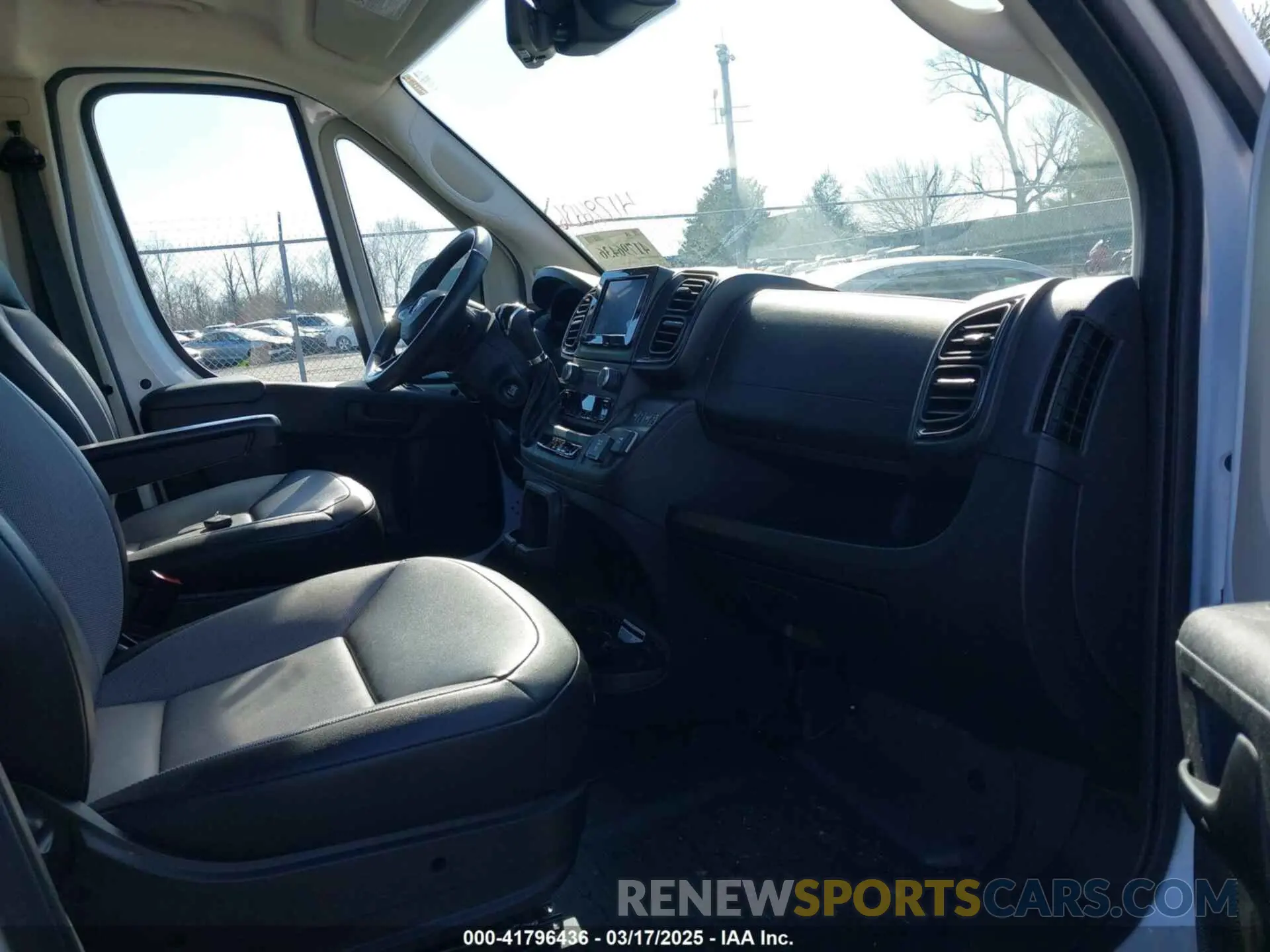5 Photograph of a damaged car 3C6LRVNG7NE127629 RAM PROMASTER 1500 2022