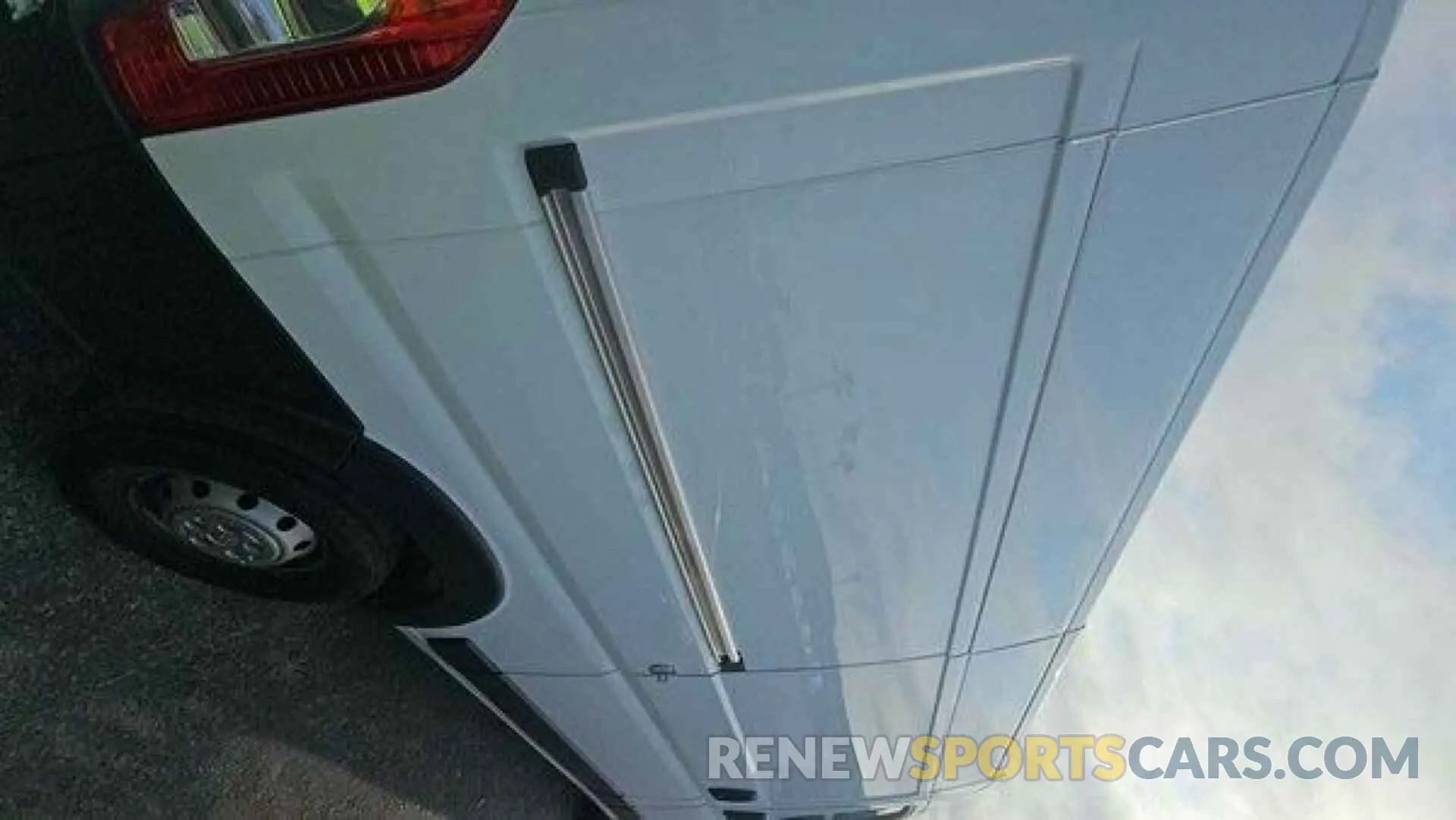 2 Photograph of a damaged car 3C6LRVBG0PE585939 RAM PROMASTER 1500 2023