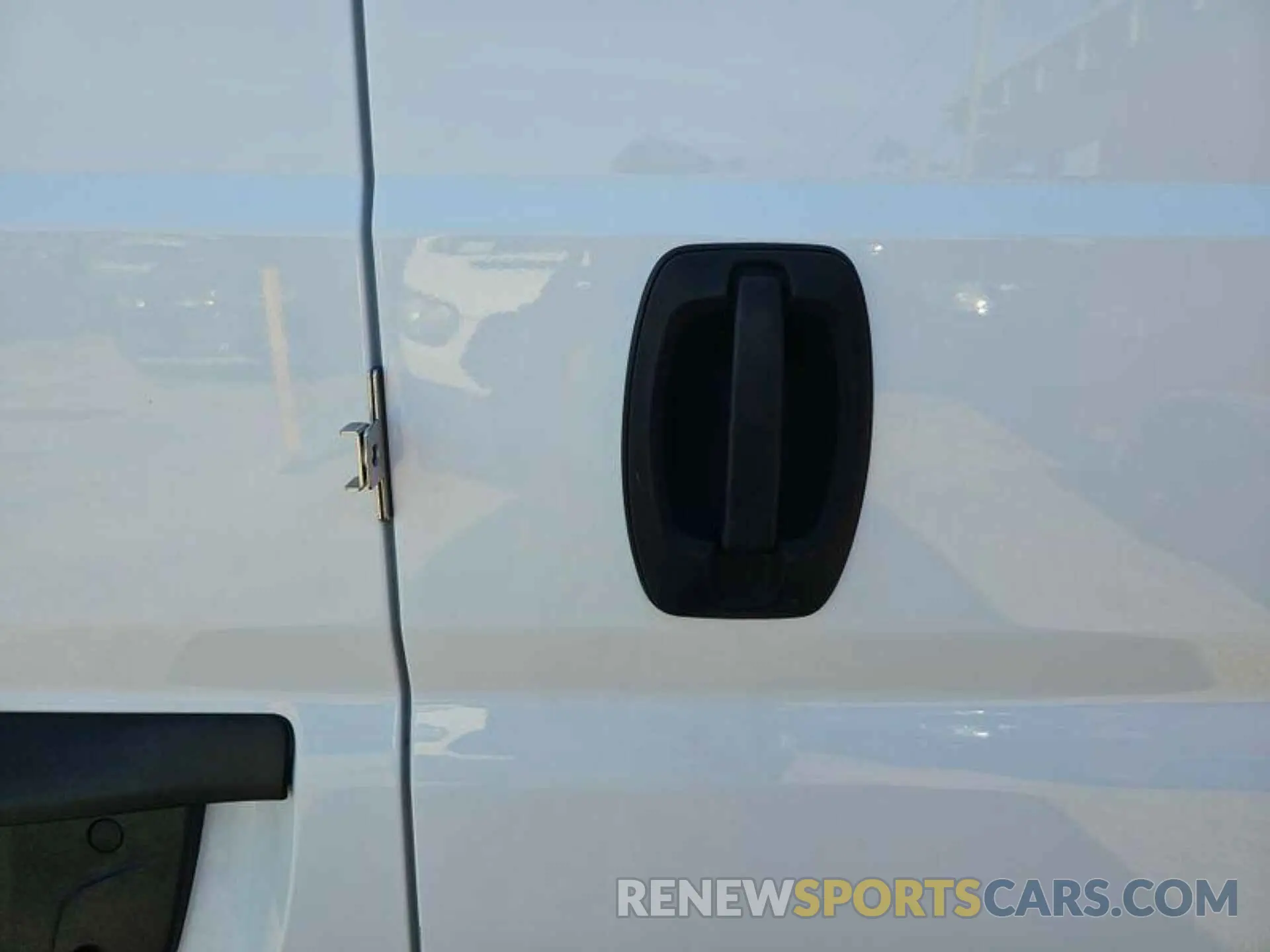 5 Photograph of a damaged car 3C6LRVBG1PE585934 RAM PROMASTER 1500 2023