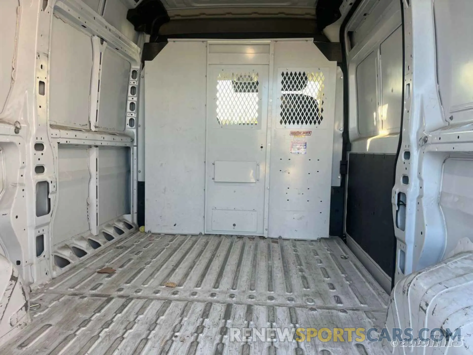 5 Photograph of a damaged car 3C6LRVBG3PE517683 RAM PROMASTER 1500 2023