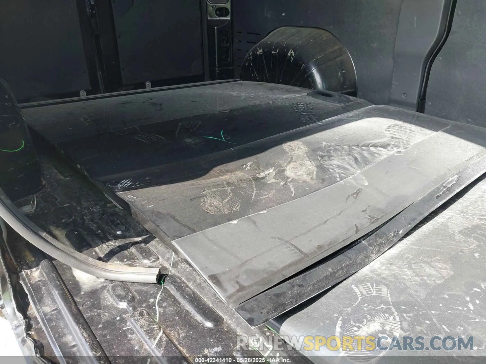 12 Photograph of a damaged car 3C6LRVBG6PE503499 RAM PROMASTER 1500 2023