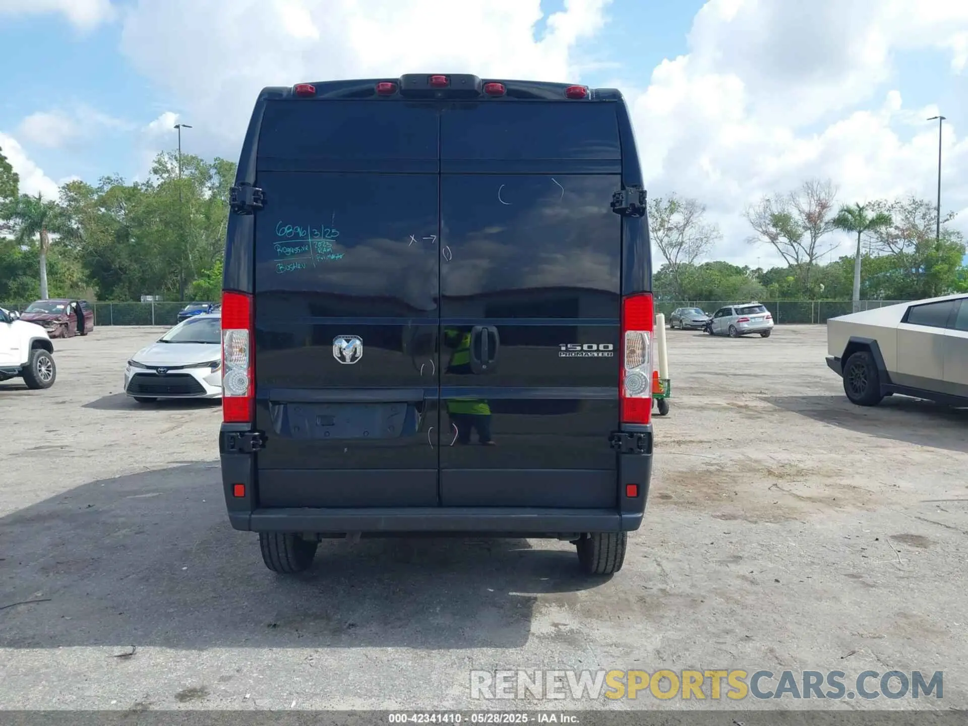 17 Photograph of a damaged car 3C6LRVBG6PE503499 RAM PROMASTER 1500 2023