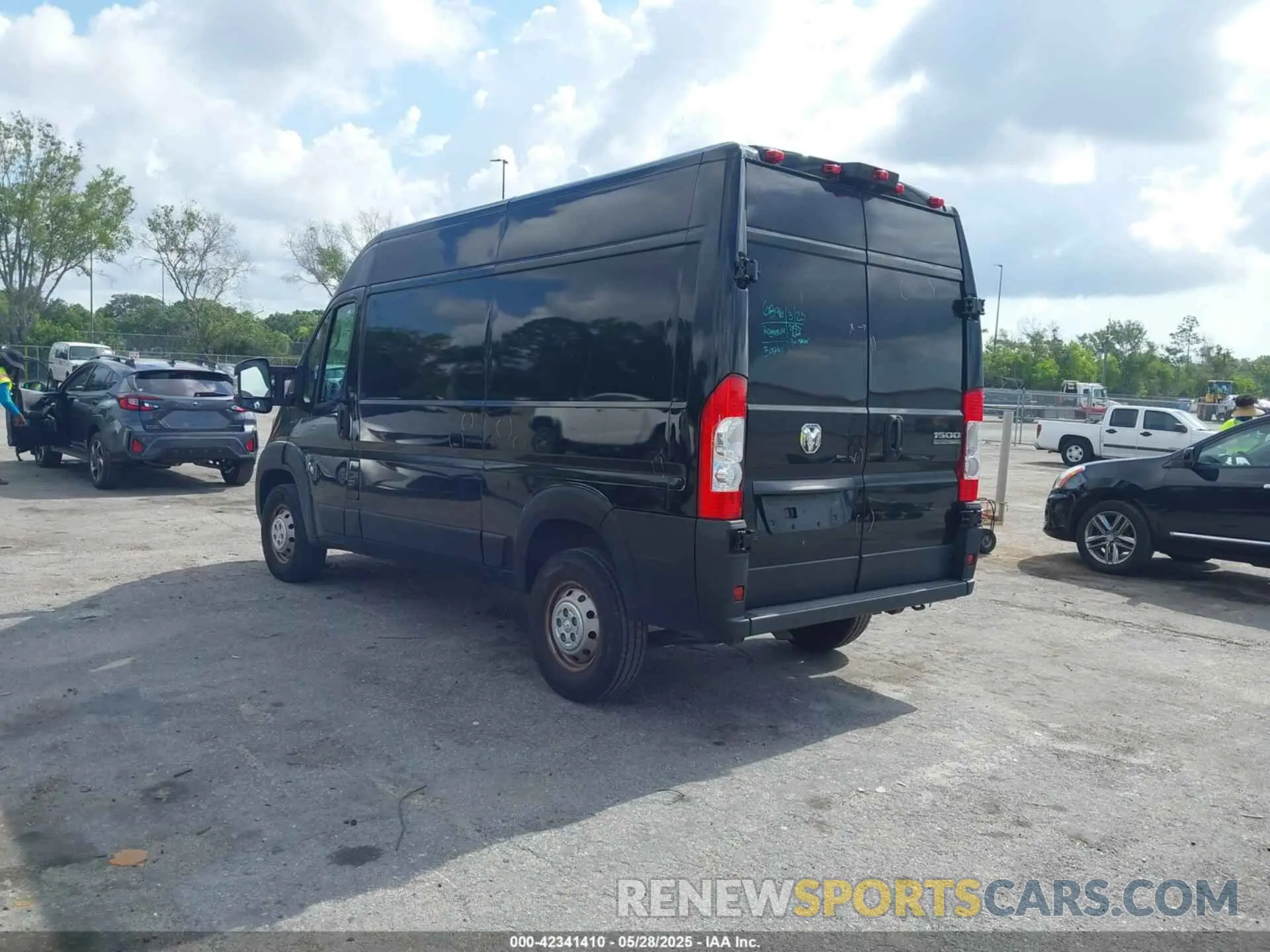 3 Photograph of a damaged car 3C6LRVBG6PE503499 RAM PROMASTER 1500 2023