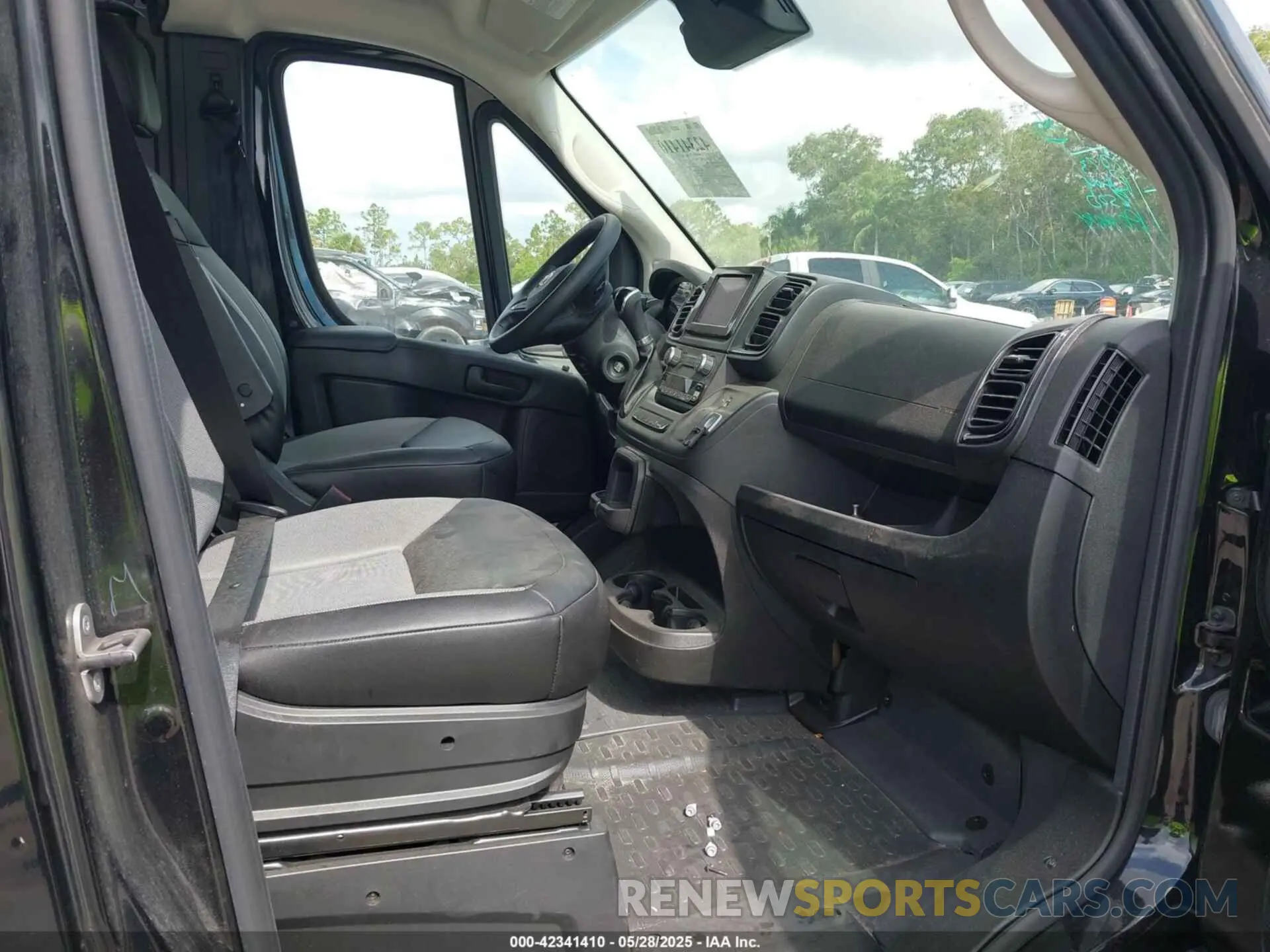5 Photograph of a damaged car 3C6LRVBG6PE503499 RAM PROMASTER 1500 2023