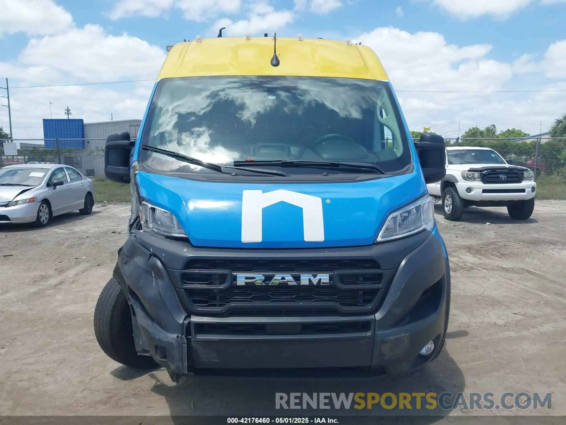 12 Photograph of a damaged car 3C6LRVBG8PE548461 RAM PROMASTER 1500 2023