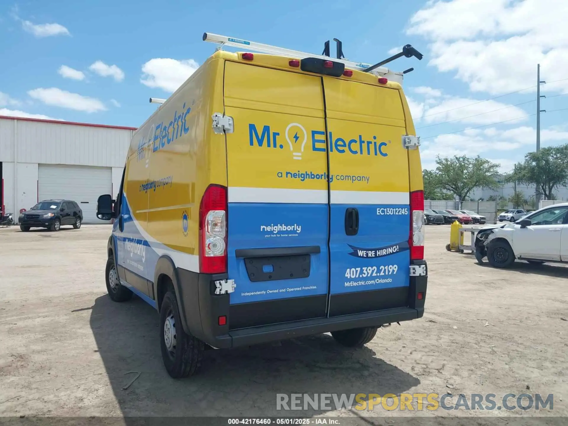 3 Photograph of a damaged car 3C6LRVBG8PE548461 RAM PROMASTER 1500 2023