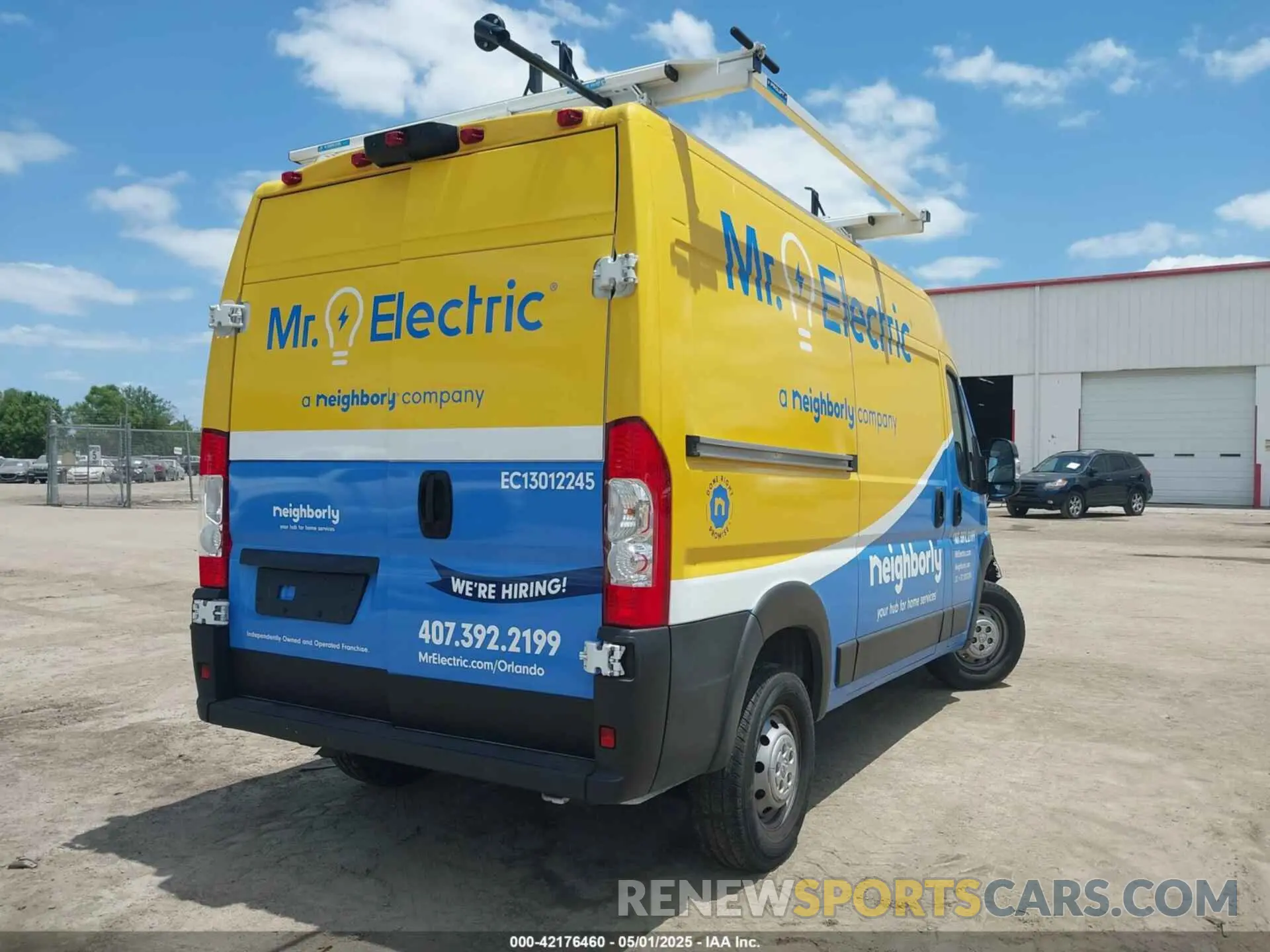4 Photograph of a damaged car 3C6LRVBG8PE548461 RAM PROMASTER 1500 2023