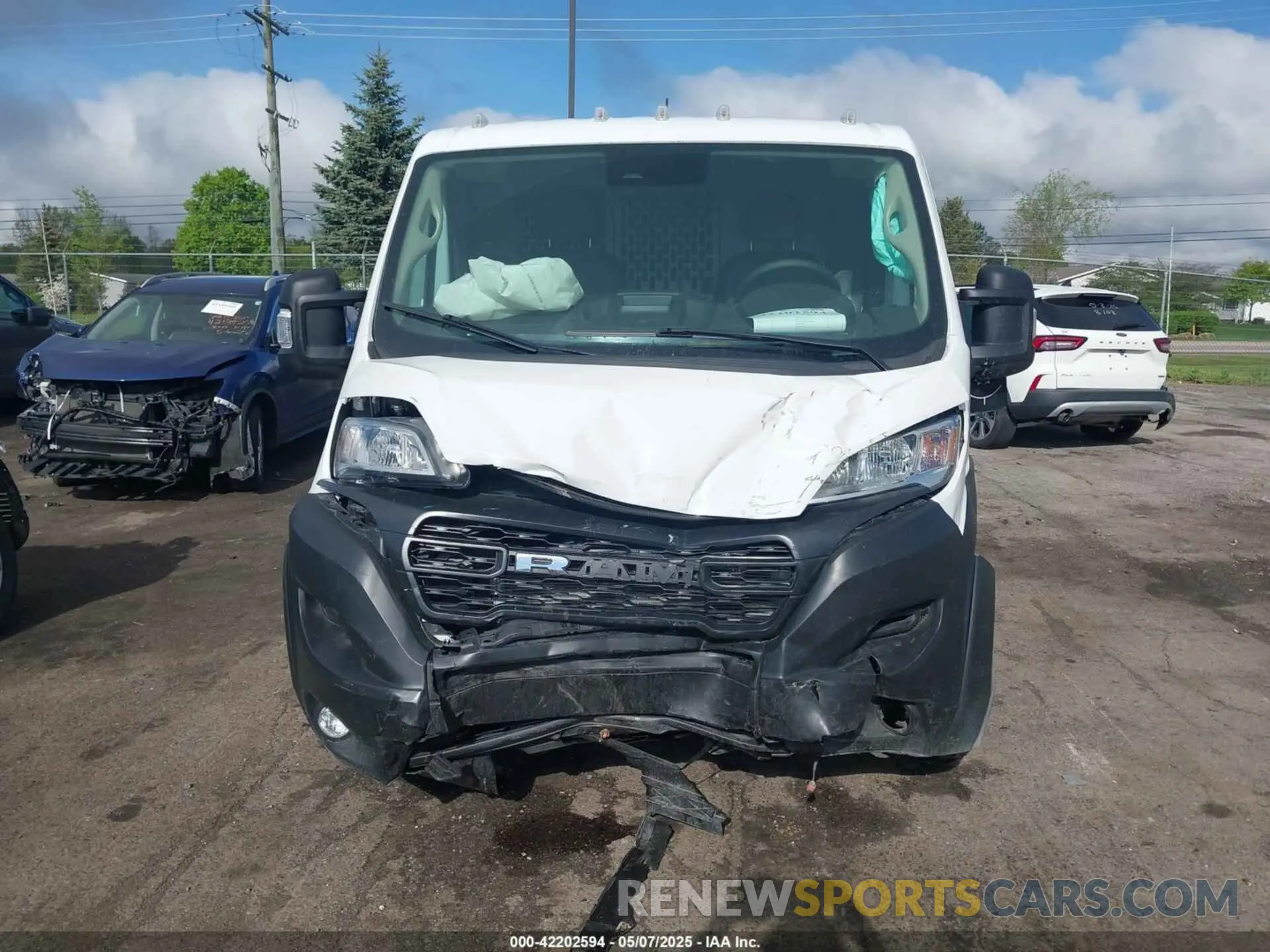 12 Photograph of a damaged car 3C6LRVAG7RE132017 RAM PROMASTER 1500 2024