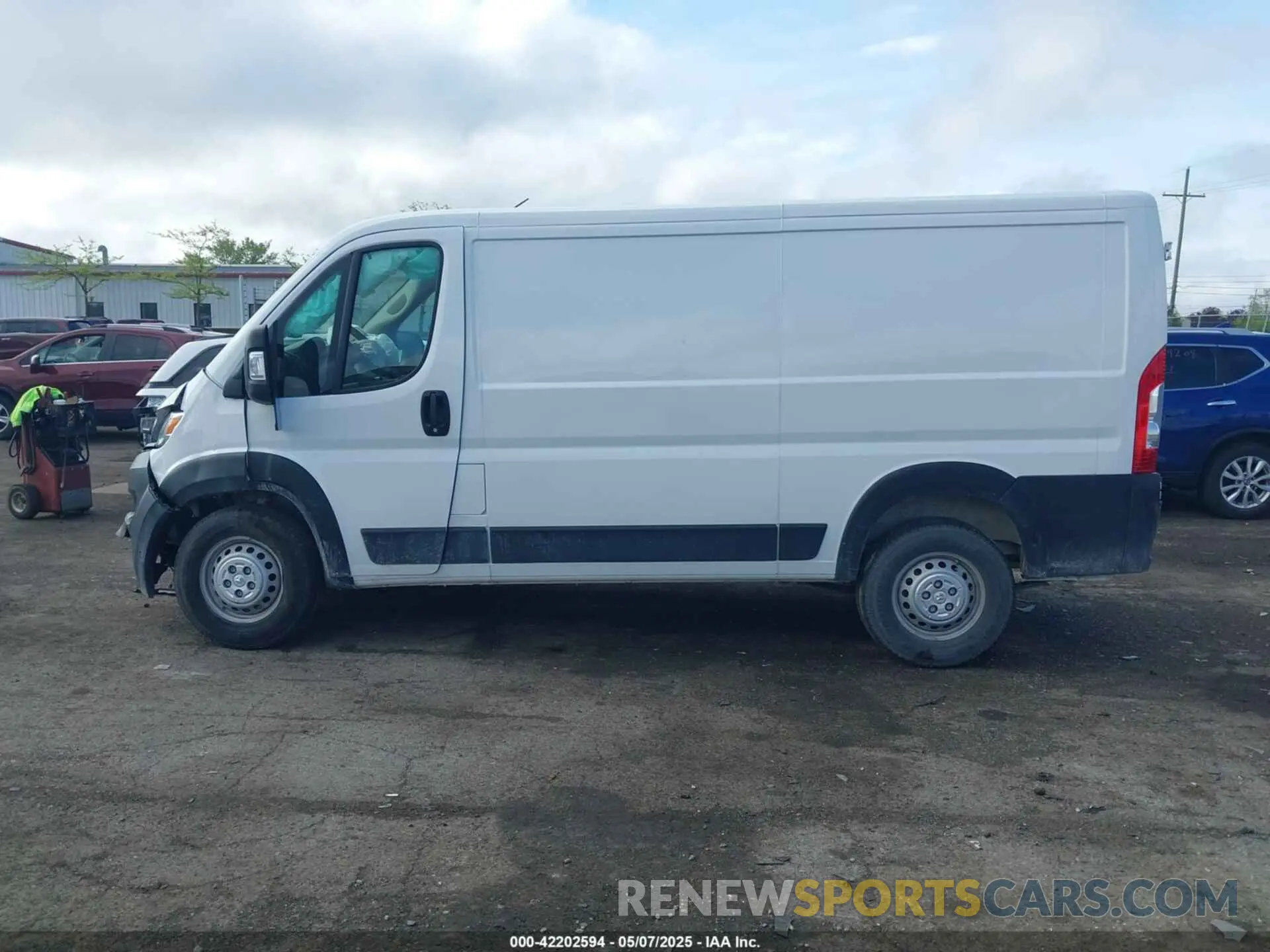 14 Photograph of a damaged car 3C6LRVAG7RE132017 RAM PROMASTER 1500 2024
