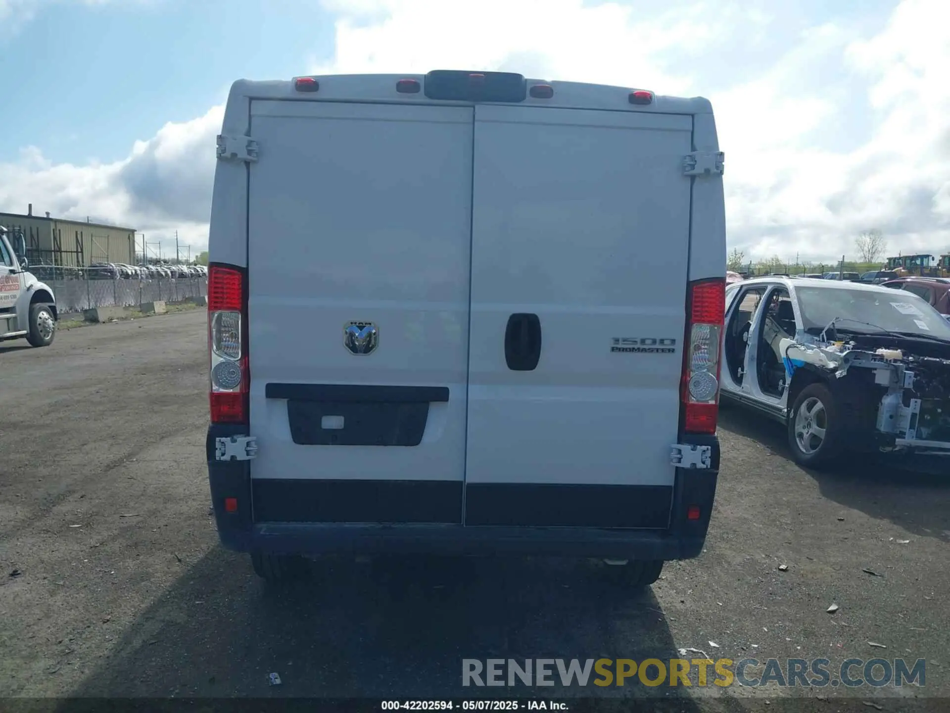 16 Photograph of a damaged car 3C6LRVAG7RE132017 RAM PROMASTER 1500 2024