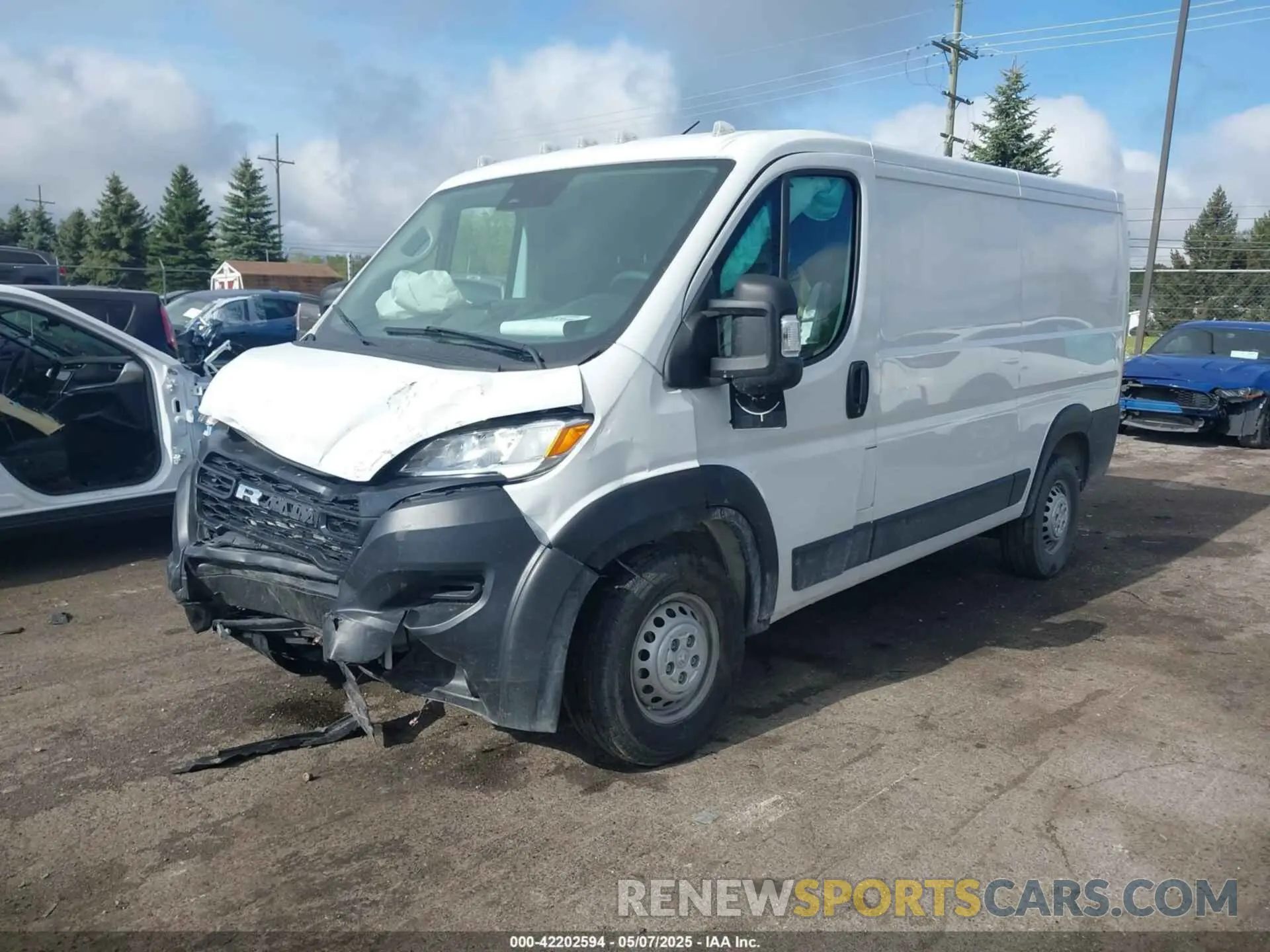 2 Photograph of a damaged car 3C6LRVAG7RE132017 RAM PROMASTER 1500 2024