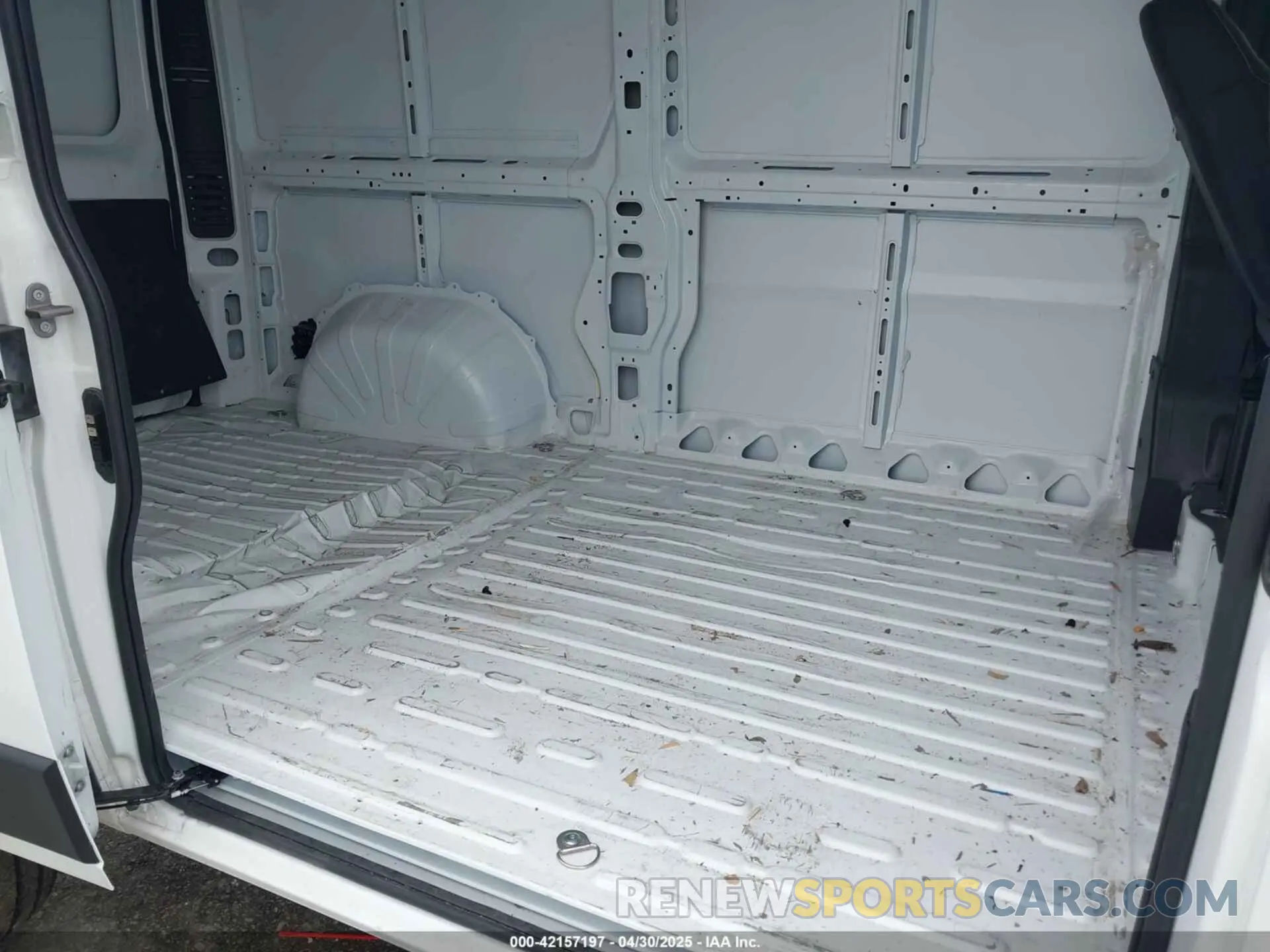 8 Photograph of a damaged car 3C6LRVBG0RE124954 RAM PROMASTER 1500 2024