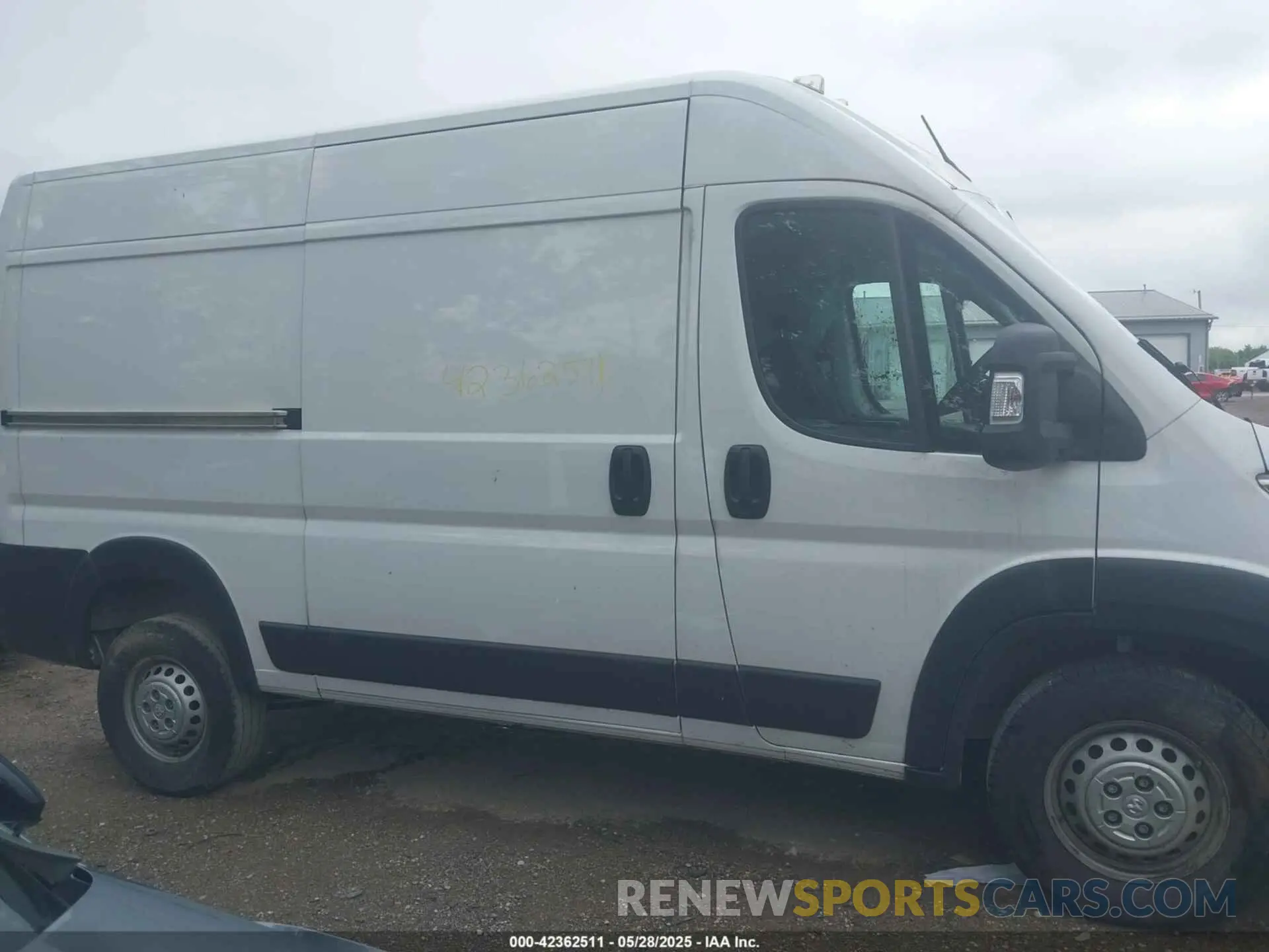 13 Photograph of a damaged car 3C6LRVBG5RE112346 RAM PROMASTER 1500 2024