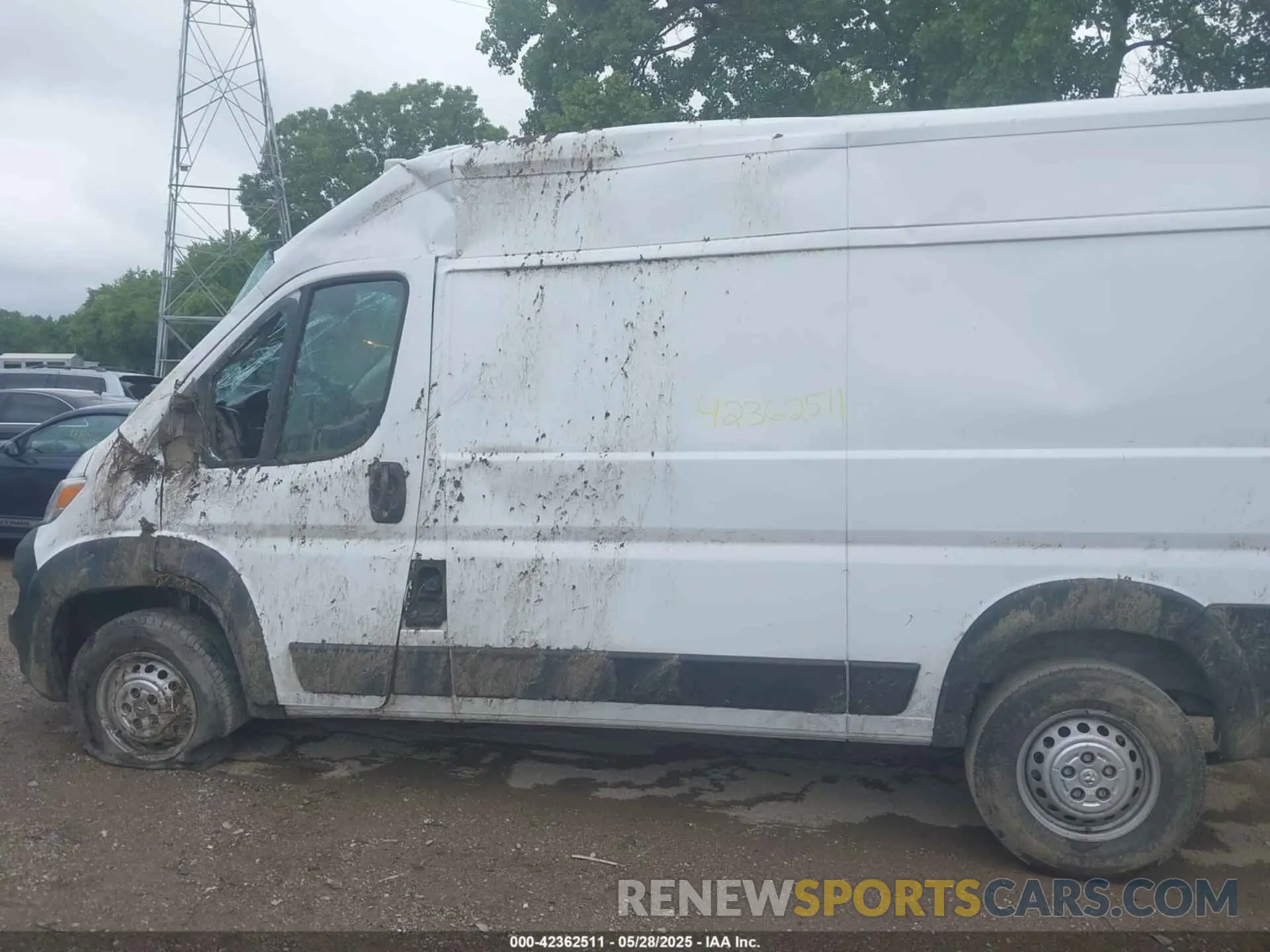 14 Photograph of a damaged car 3C6LRVBG5RE112346 RAM PROMASTER 1500 2024