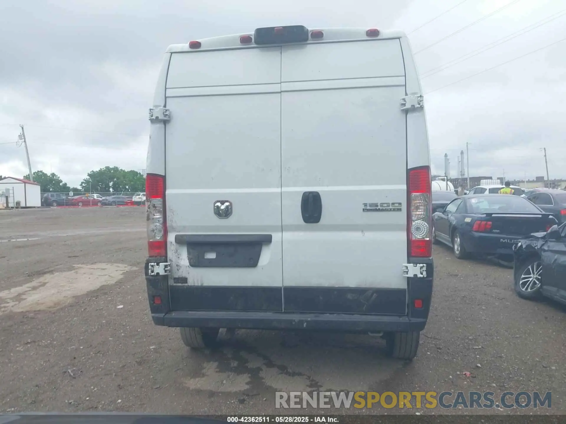 16 Photograph of a damaged car 3C6LRVBG5RE112346 RAM PROMASTER 1500 2024
