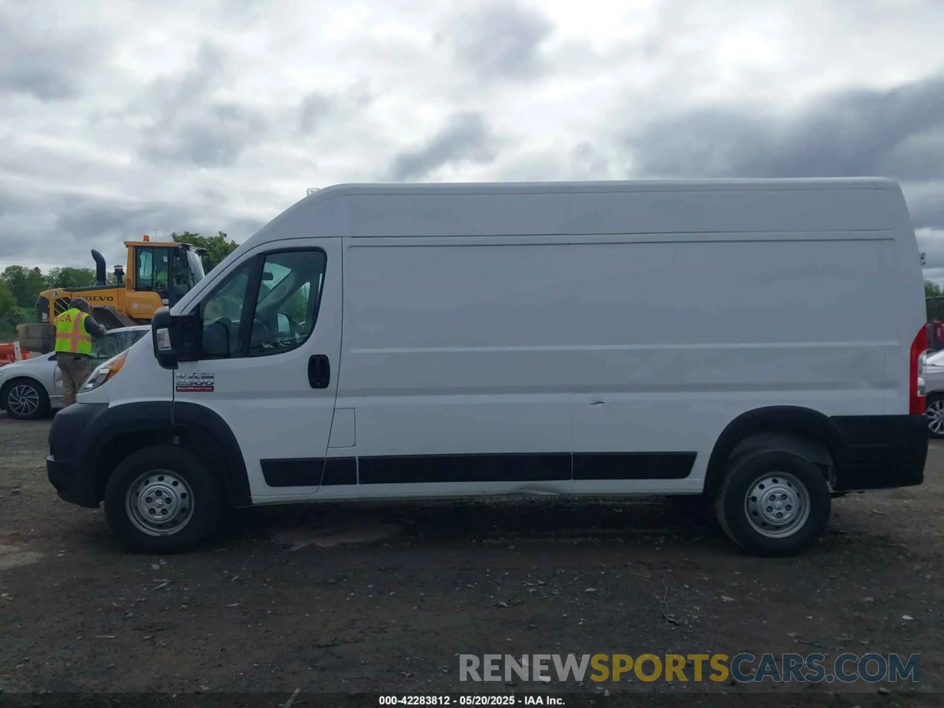 14 Photograph of a damaged car 3C6LRVDG4NE105380 RAM PROMASTER 2022