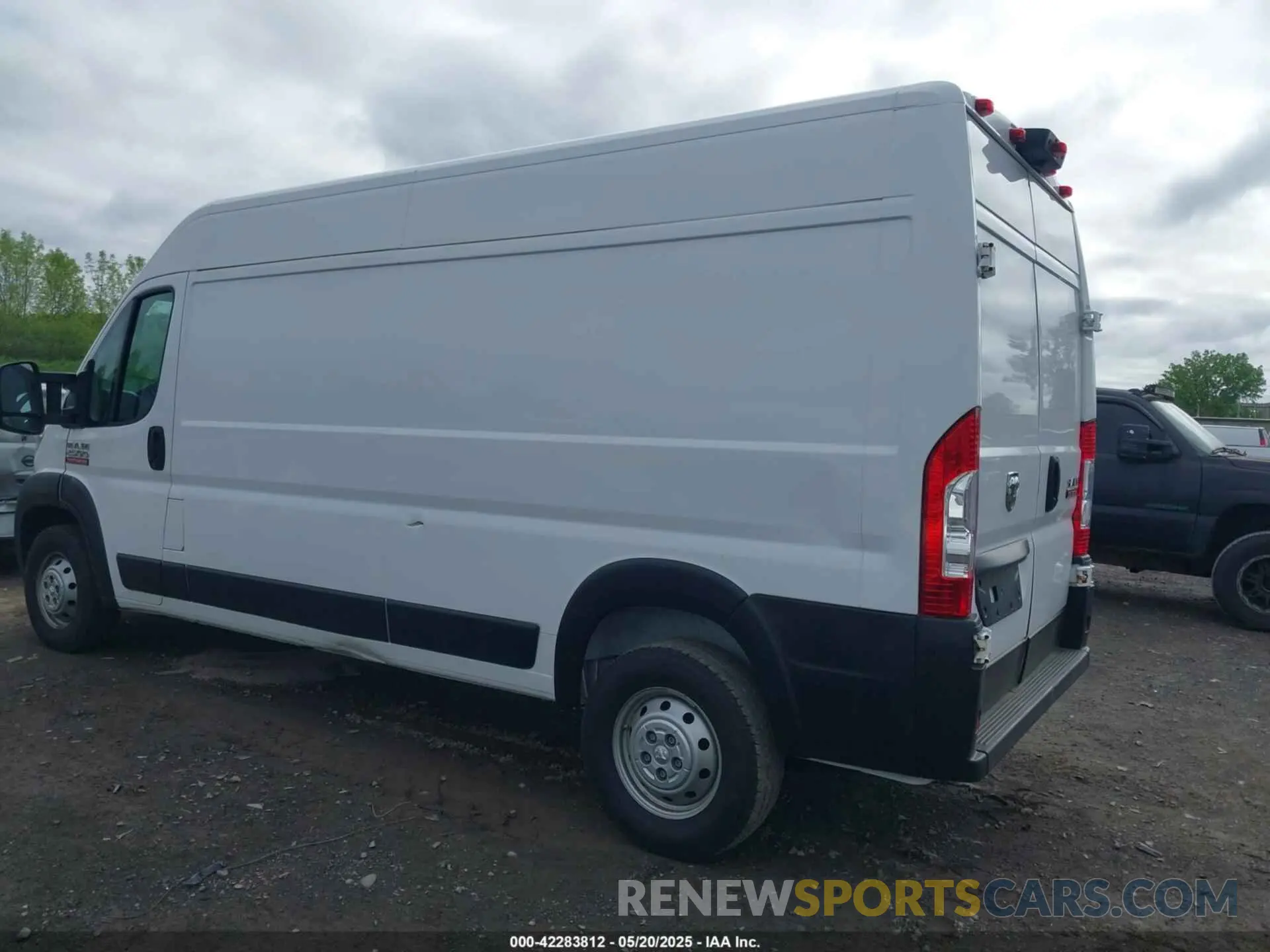 3 Photograph of a damaged car 3C6LRVDG4NE105380 RAM PROMASTER 2022
