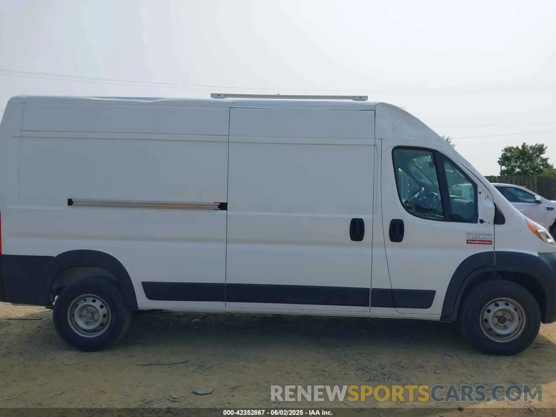 14 Photograph of a damaged car 3C6LRVDG5NE116386 RAM PROMASTER 2022