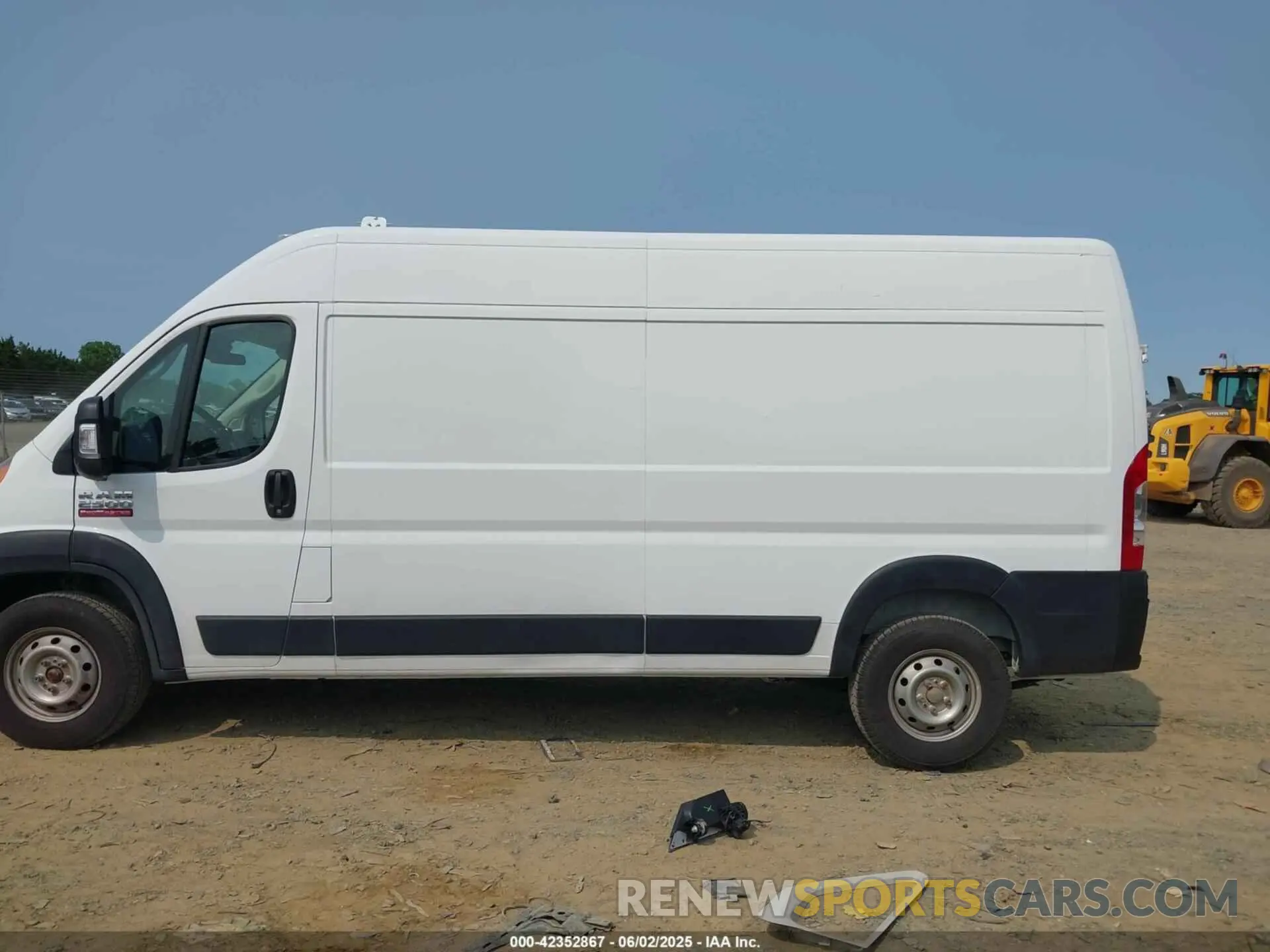 15 Photograph of a damaged car 3C6LRVDG5NE116386 RAM PROMASTER 2022