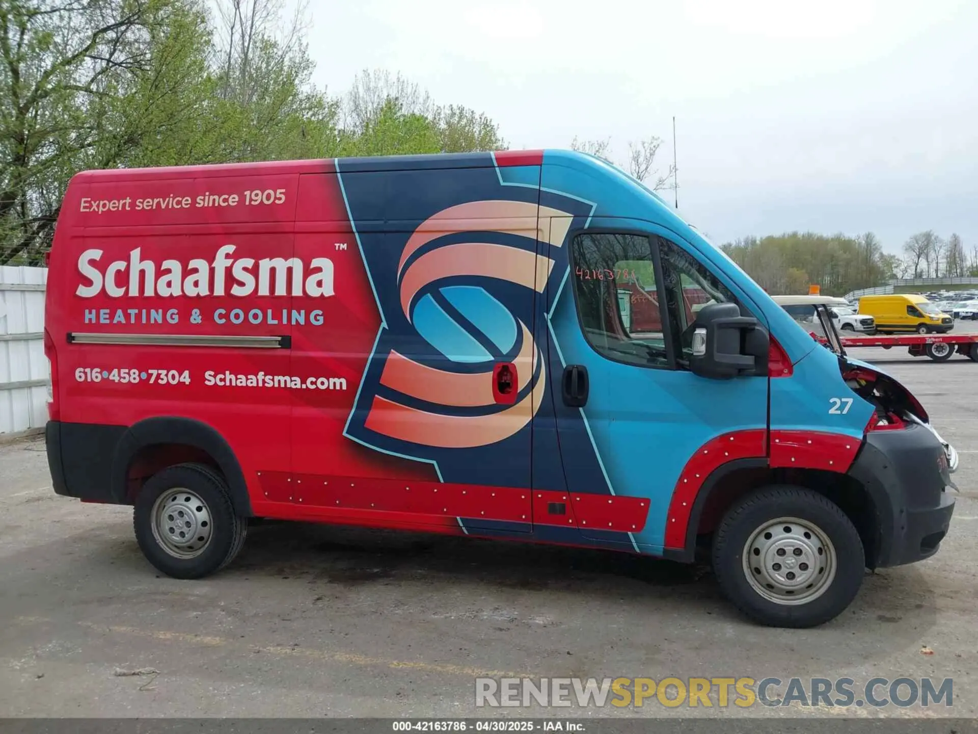 13 Photograph of a damaged car 3C6TRVCG0KE509757 RAM PROMASTER 2500 2019