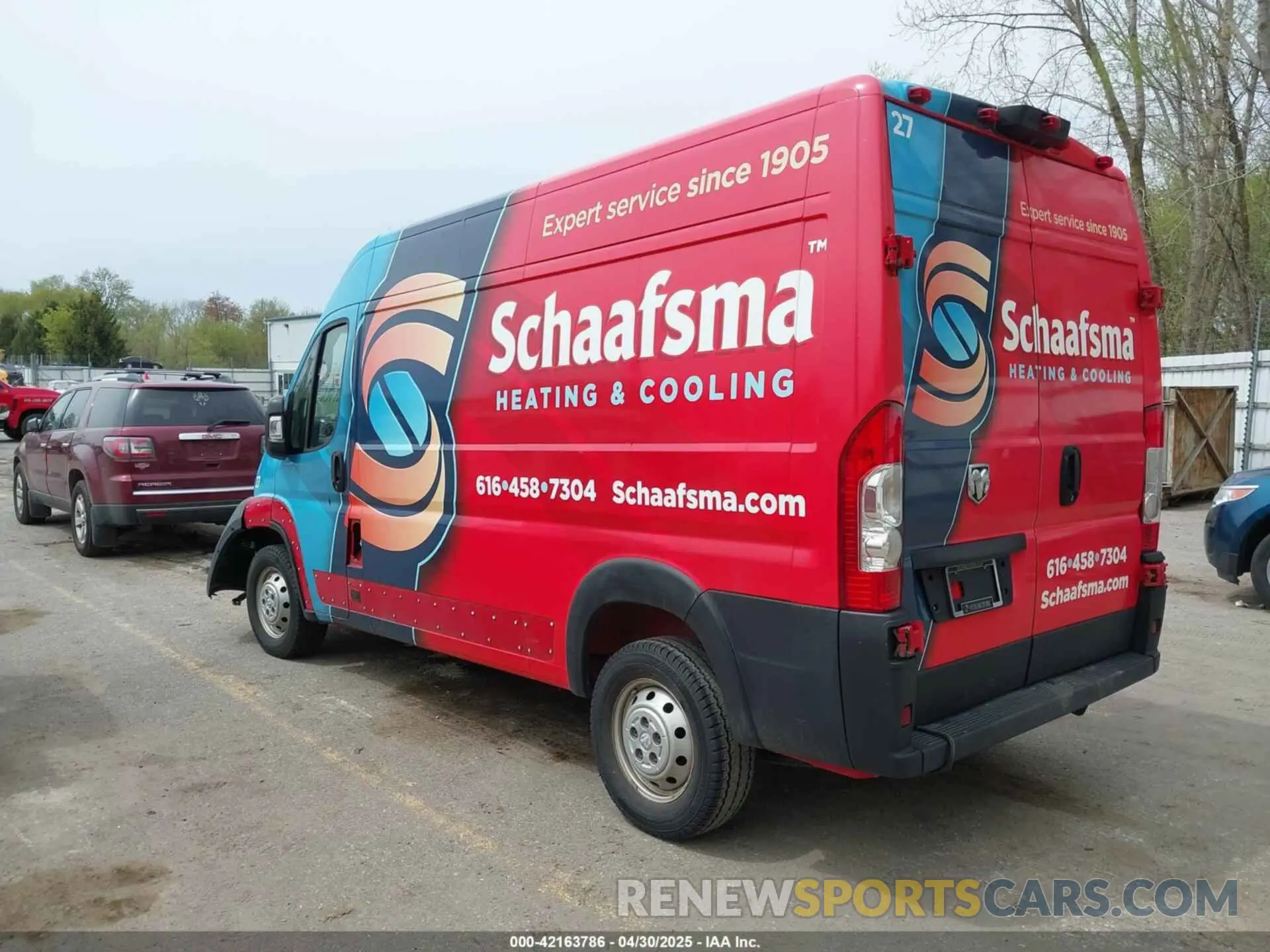 3 Photograph of a damaged car 3C6TRVCG0KE509757 RAM PROMASTER 2500 2019