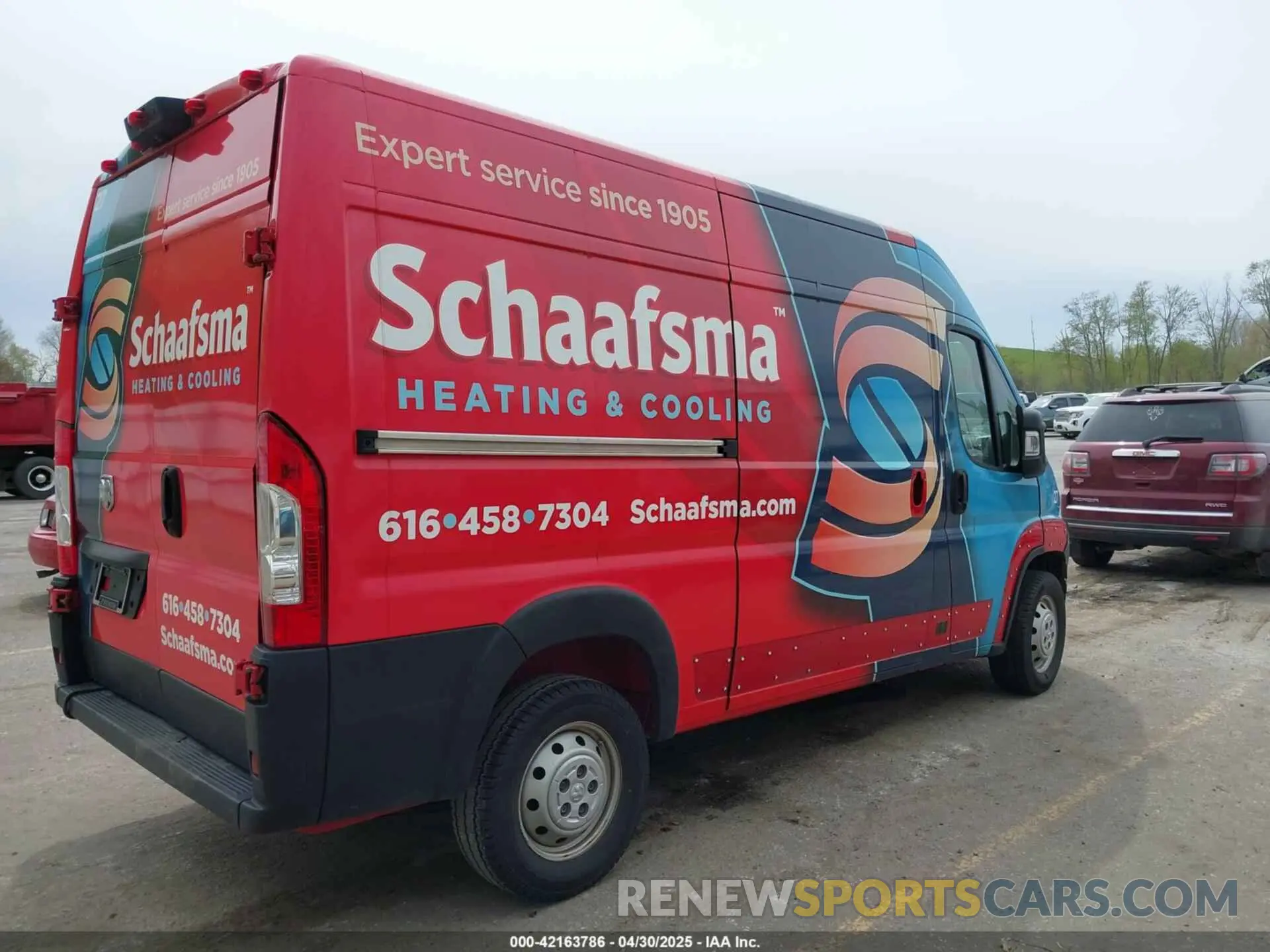 4 Photograph of a damaged car 3C6TRVCG0KE509757 RAM PROMASTER 2500 2019