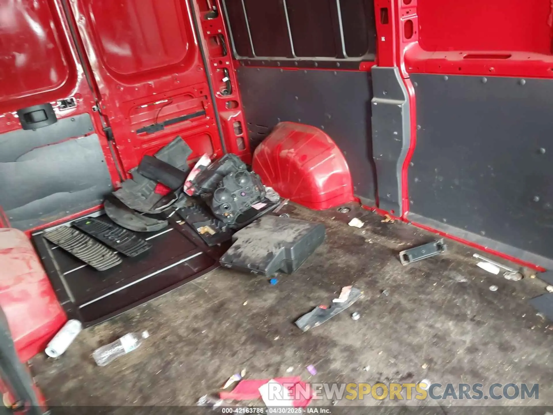 8 Photograph of a damaged car 3C6TRVCG0KE509757 RAM PROMASTER 2500 2019