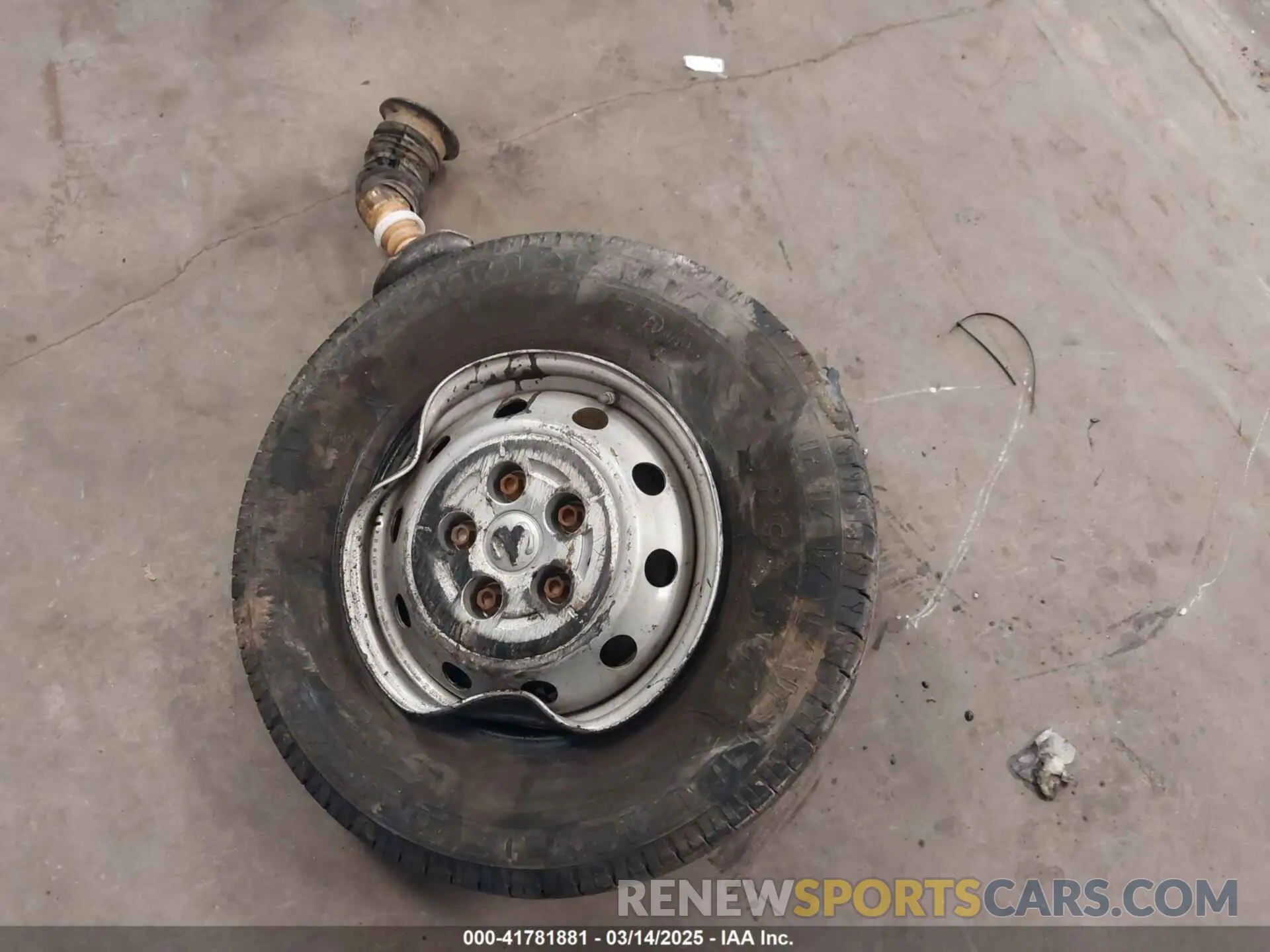 12 Photograph of a damaged car 3C6TRVCG0KE525540 RAM PROMASTER 2500 2019