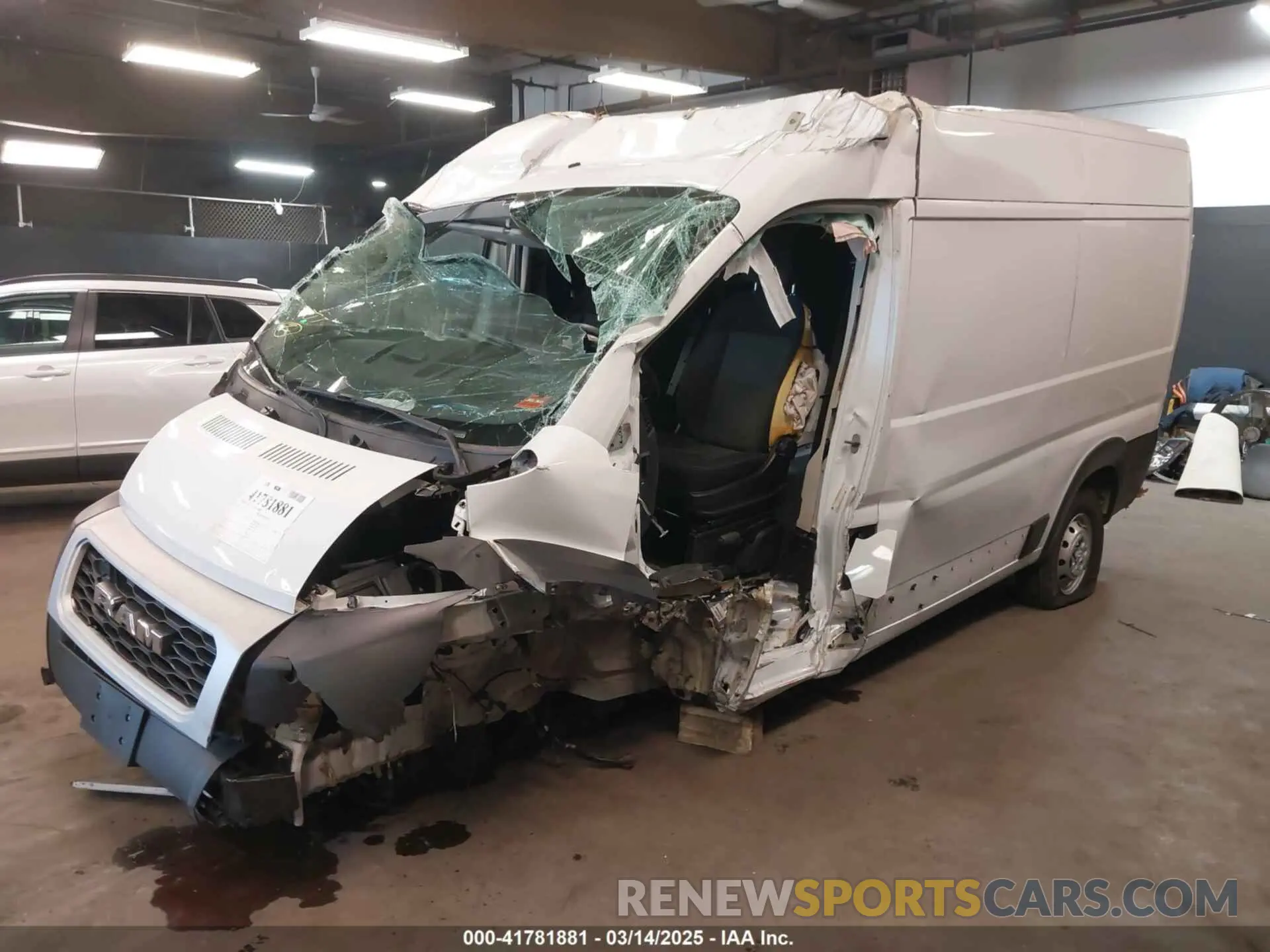 2 Photograph of a damaged car 3C6TRVCG0KE525540 RAM PROMASTER 2500 2019