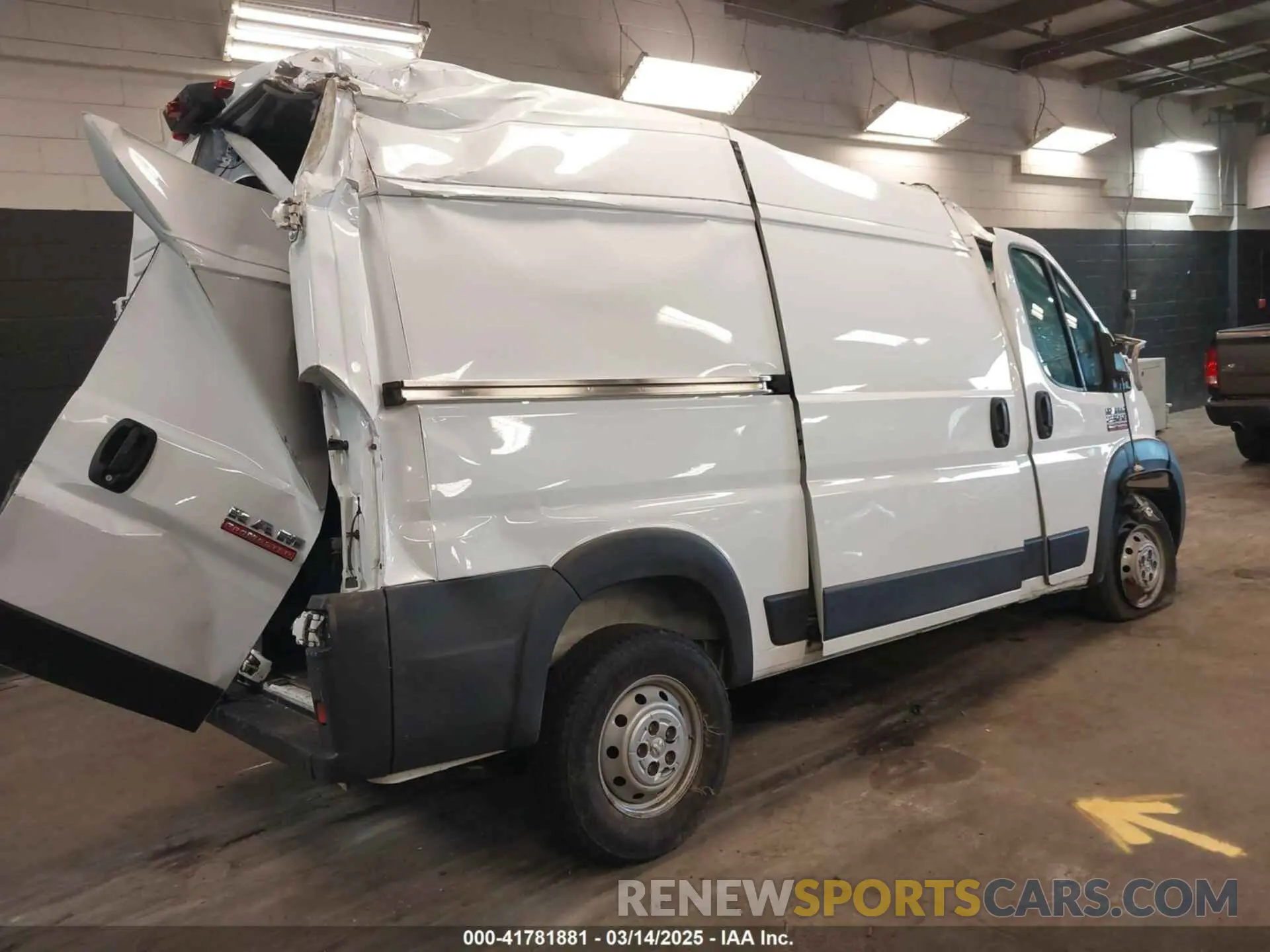 4 Photograph of a damaged car 3C6TRVCG0KE525540 RAM PROMASTER 2500 2019