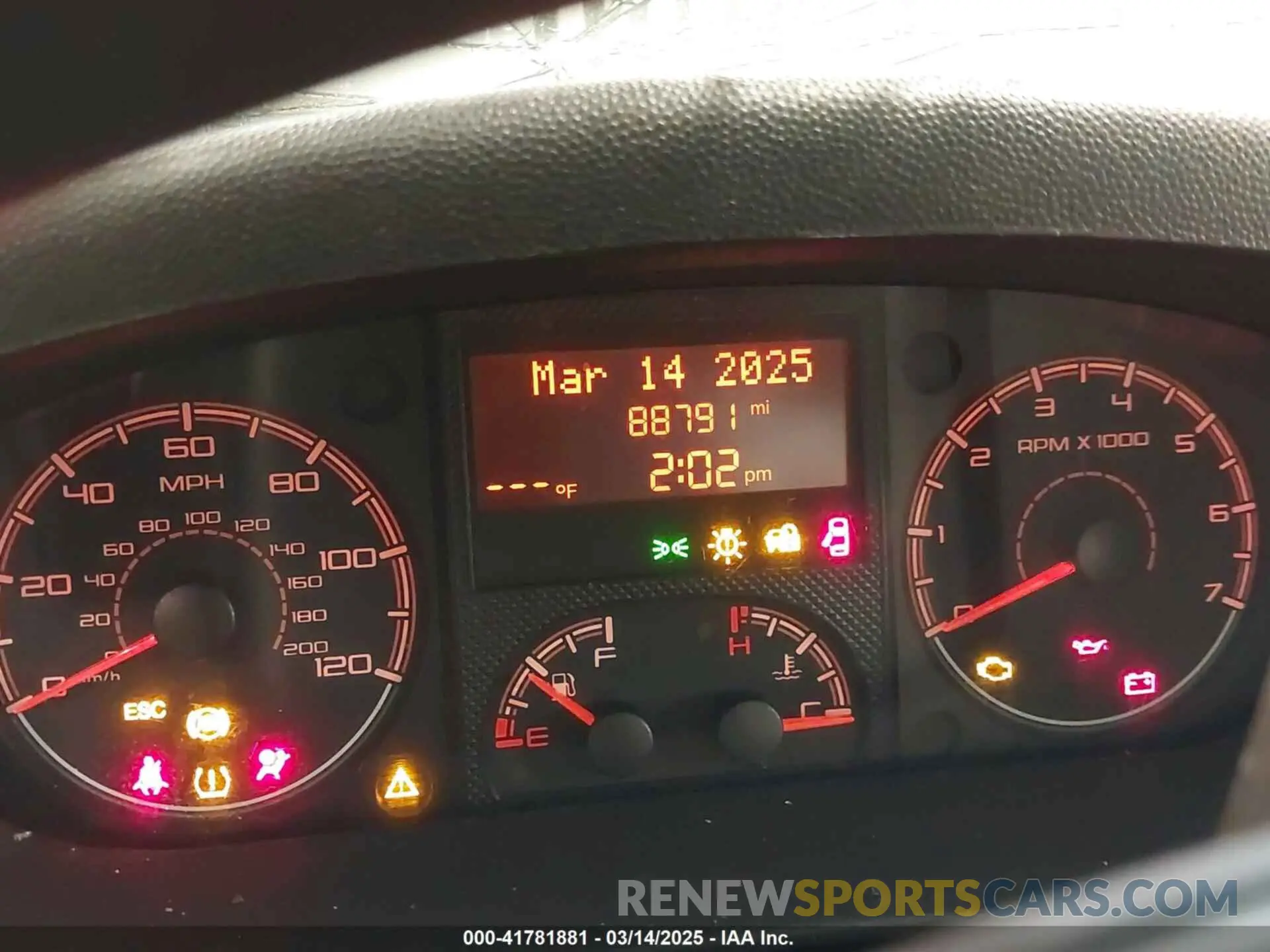 7 Photograph of a damaged car 3C6TRVCG0KE525540 RAM PROMASTER 2500 2019