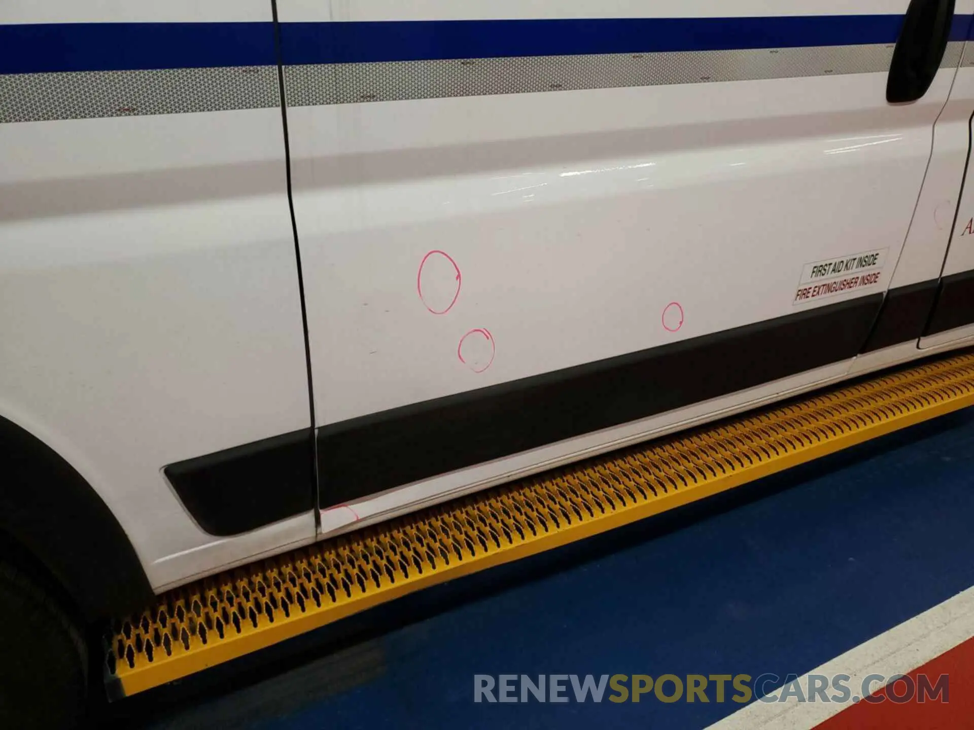 16 Photograph of a damaged car 3C6TRVCG0KE561471 RAM PROMASTER 2500 2019