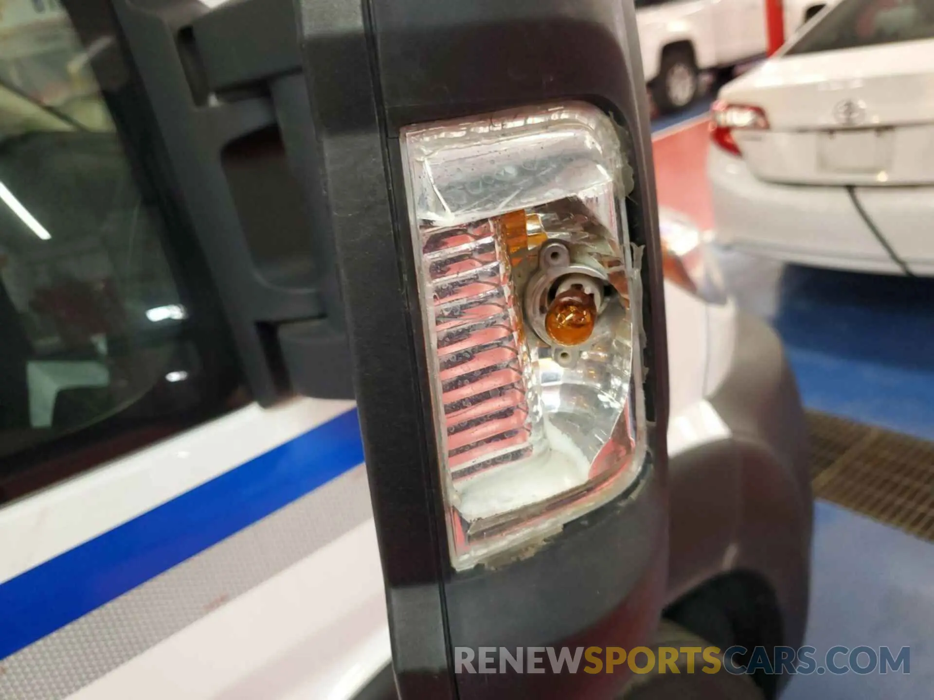 18 Photograph of a damaged car 3C6TRVCG0KE561471 RAM PROMASTER 2500 2019