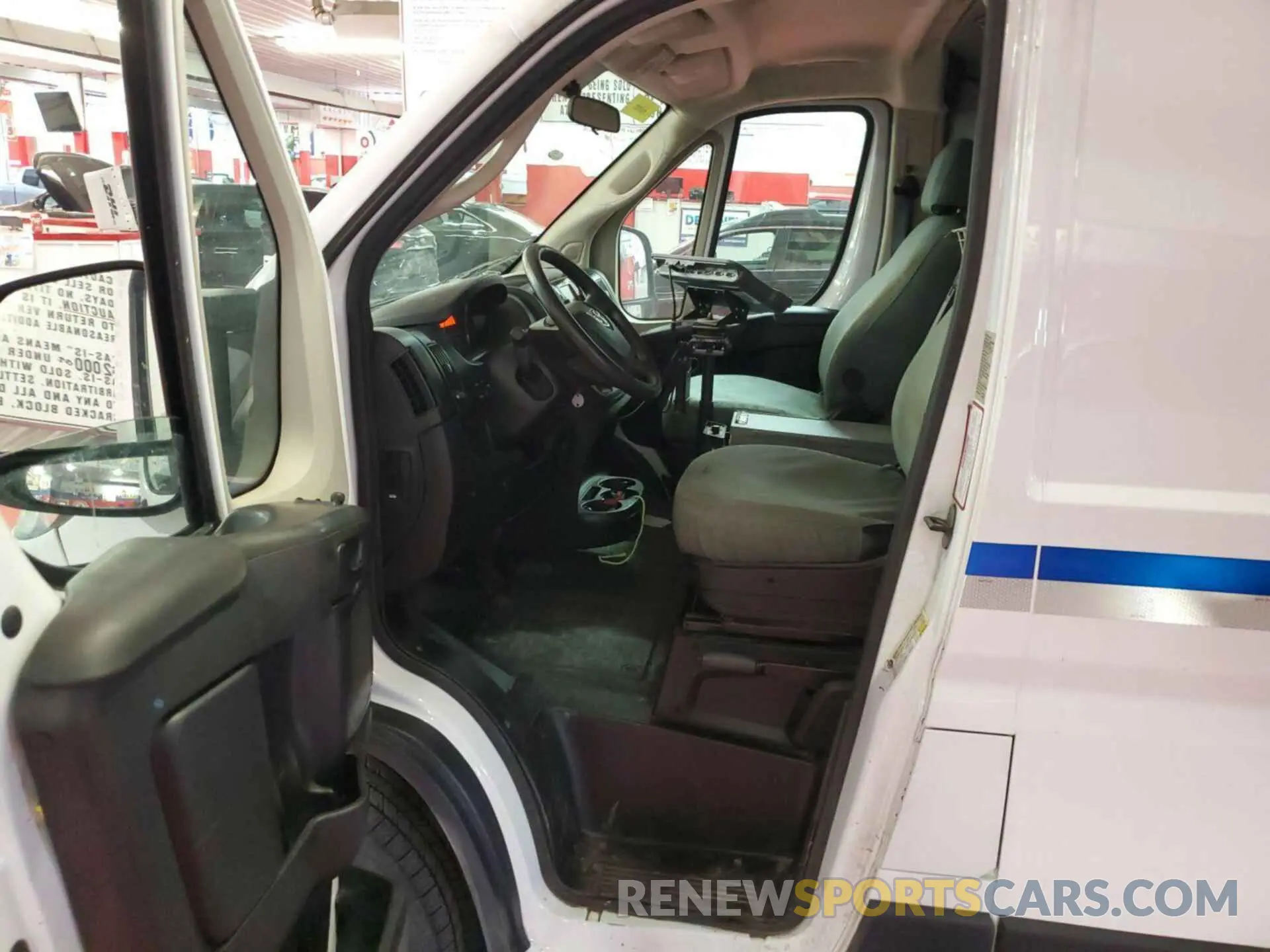 9 Photograph of a damaged car 3C6TRVCG0KE561471 RAM PROMASTER 2500 2019