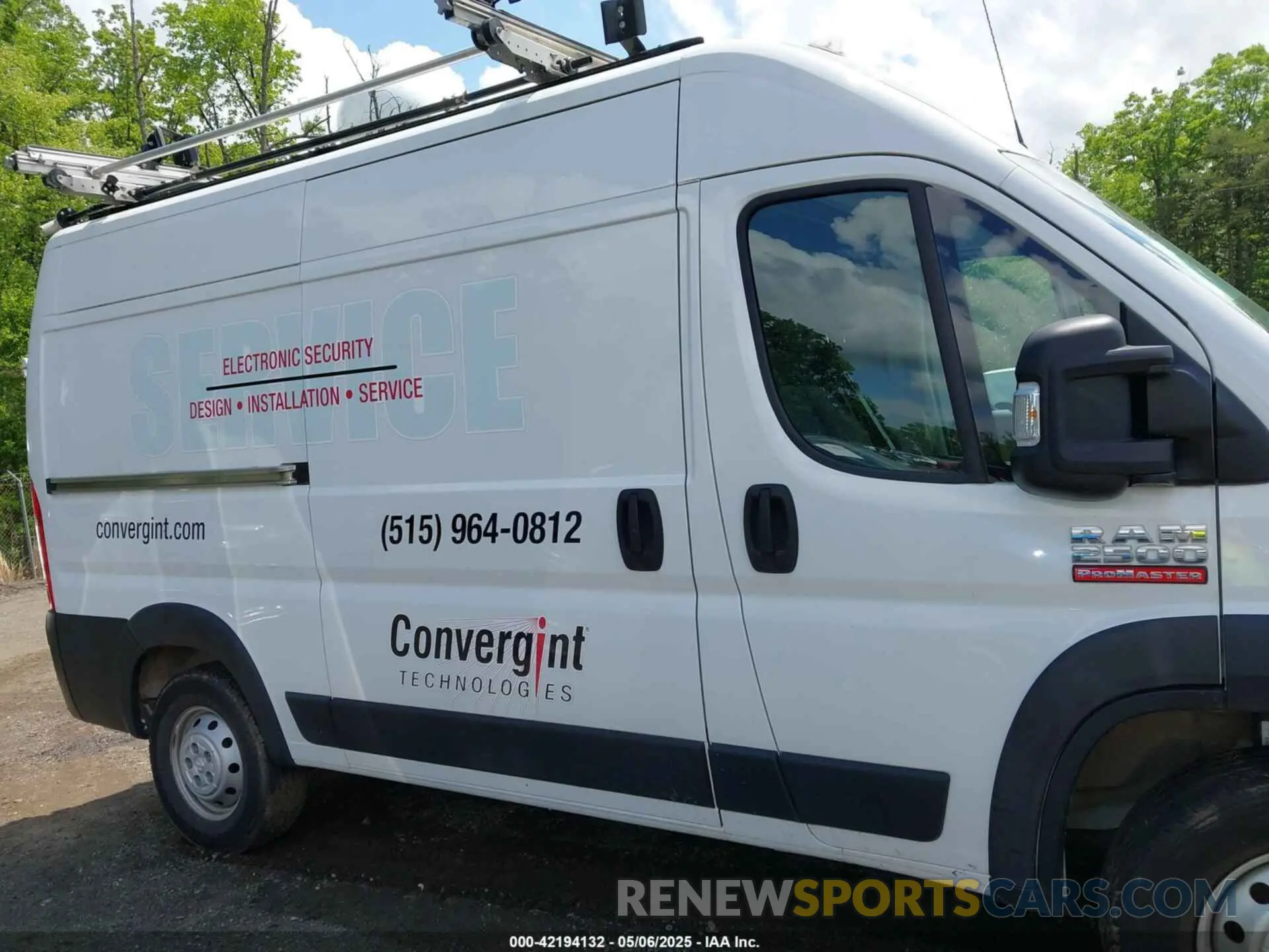 13 Photograph of a damaged car 3C6TRVCG0KE563155 RAM PROMASTER 2500 2019
