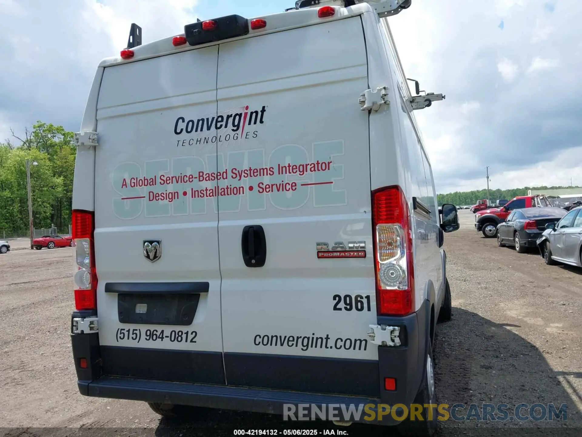 16 Photograph of a damaged car 3C6TRVCG0KE563155 RAM PROMASTER 2500 2019