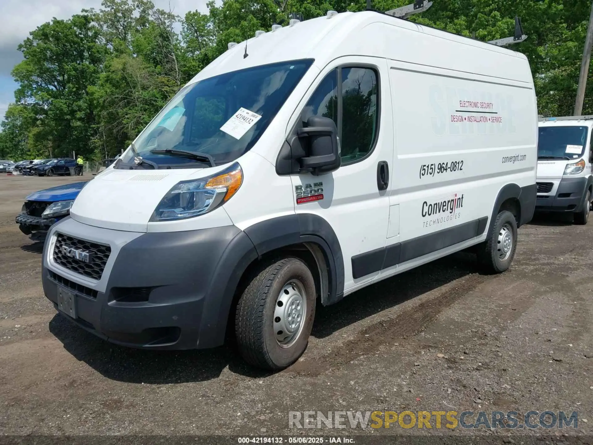 2 Photograph of a damaged car 3C6TRVCG0KE563155 RAM PROMASTER 2500 2019