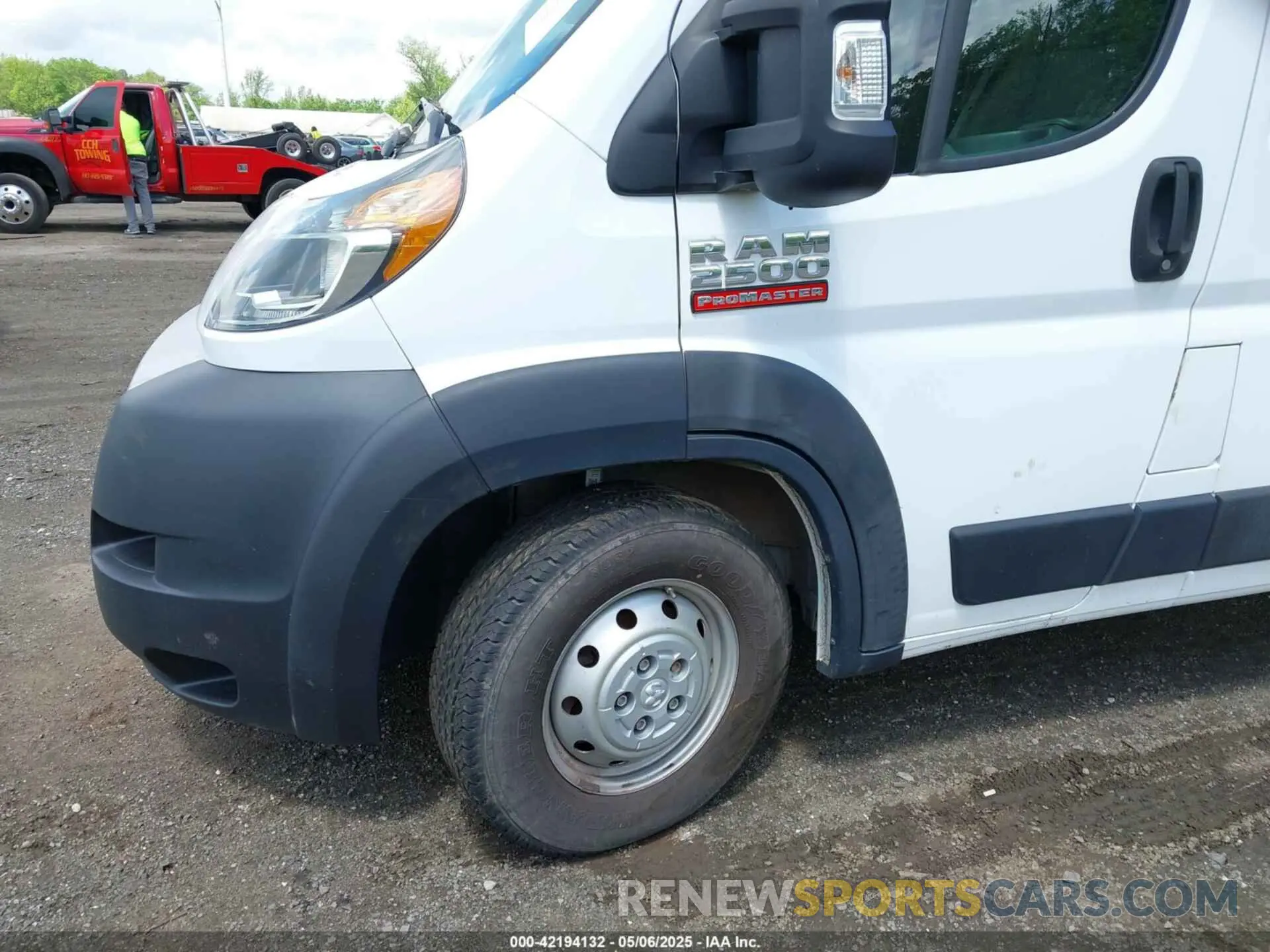 6 Photograph of a damaged car 3C6TRVCG0KE563155 RAM PROMASTER 2500 2019