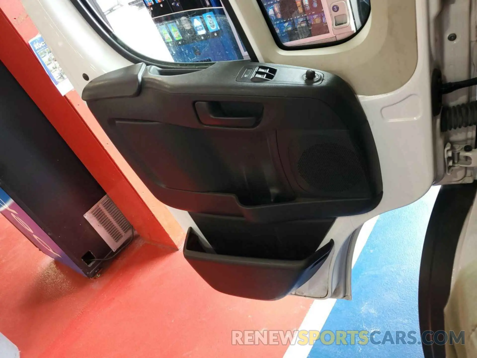 3 Photograph of a damaged car 3C6TRVCG1KE561477 RAM PROMASTER 2500 2019