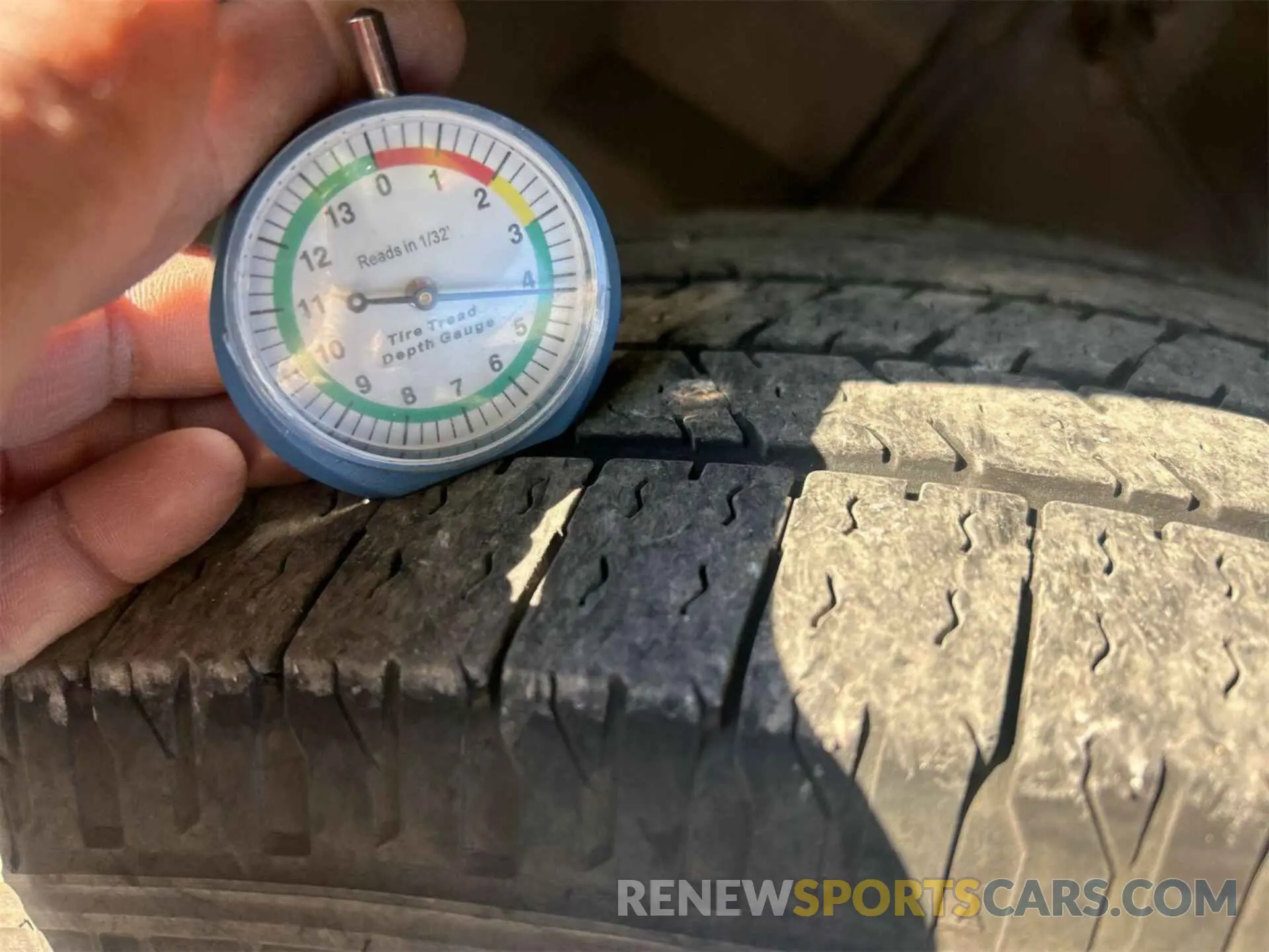2 Photograph of a damaged car 3C6TRVCG2KE522929 RAM PROMASTER 2500 2019